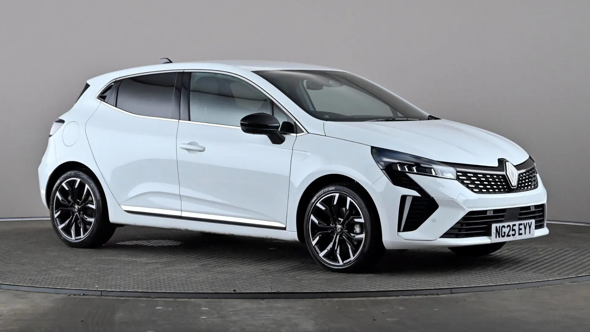 2025 RENAULT CLIO for sale