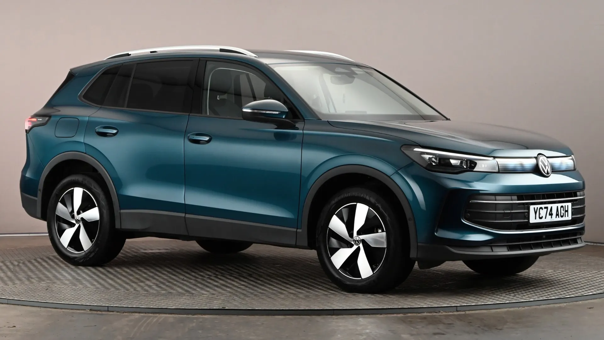 2024 VOLKSWAGEN TIGUAN for sale