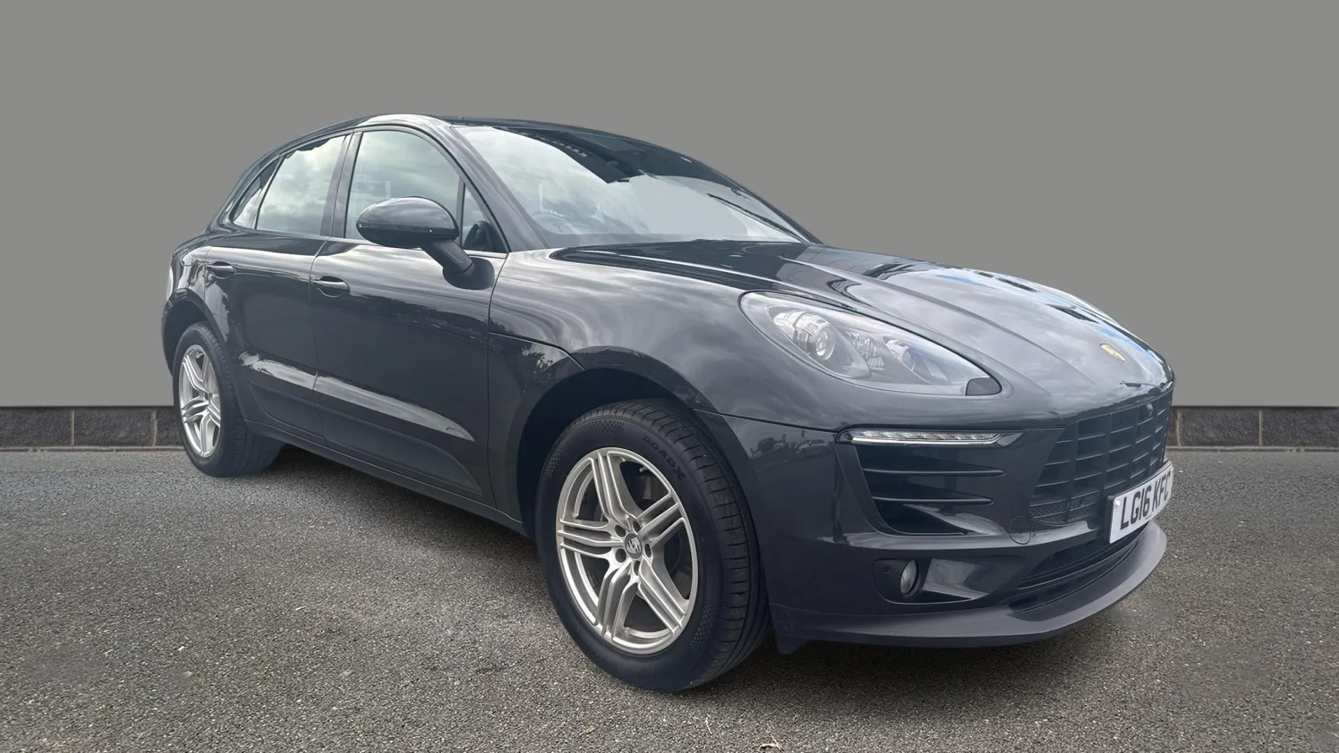 2016 PORSCHE MACAN for sale