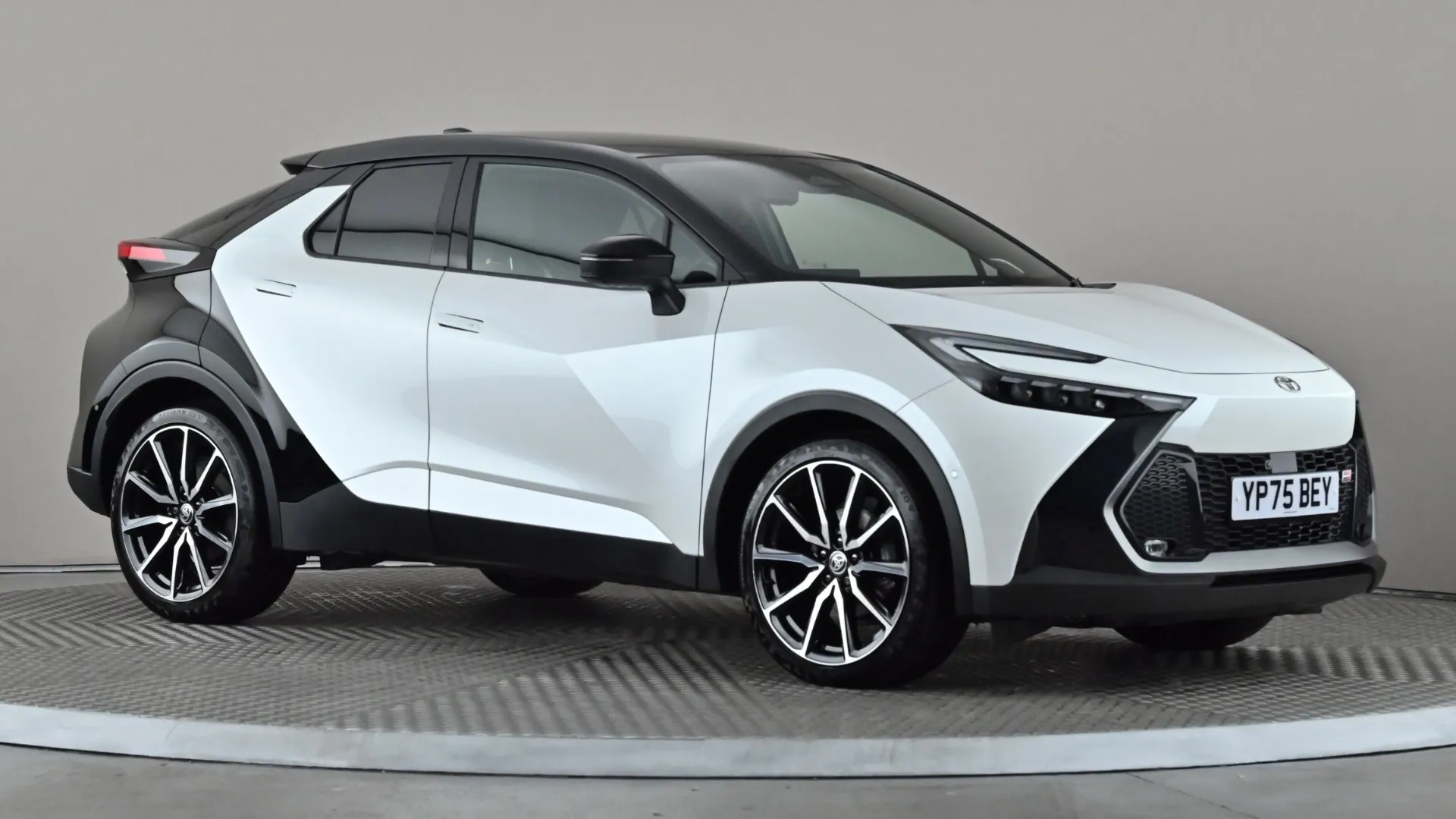 2025 TOYOTA C-HR for sale