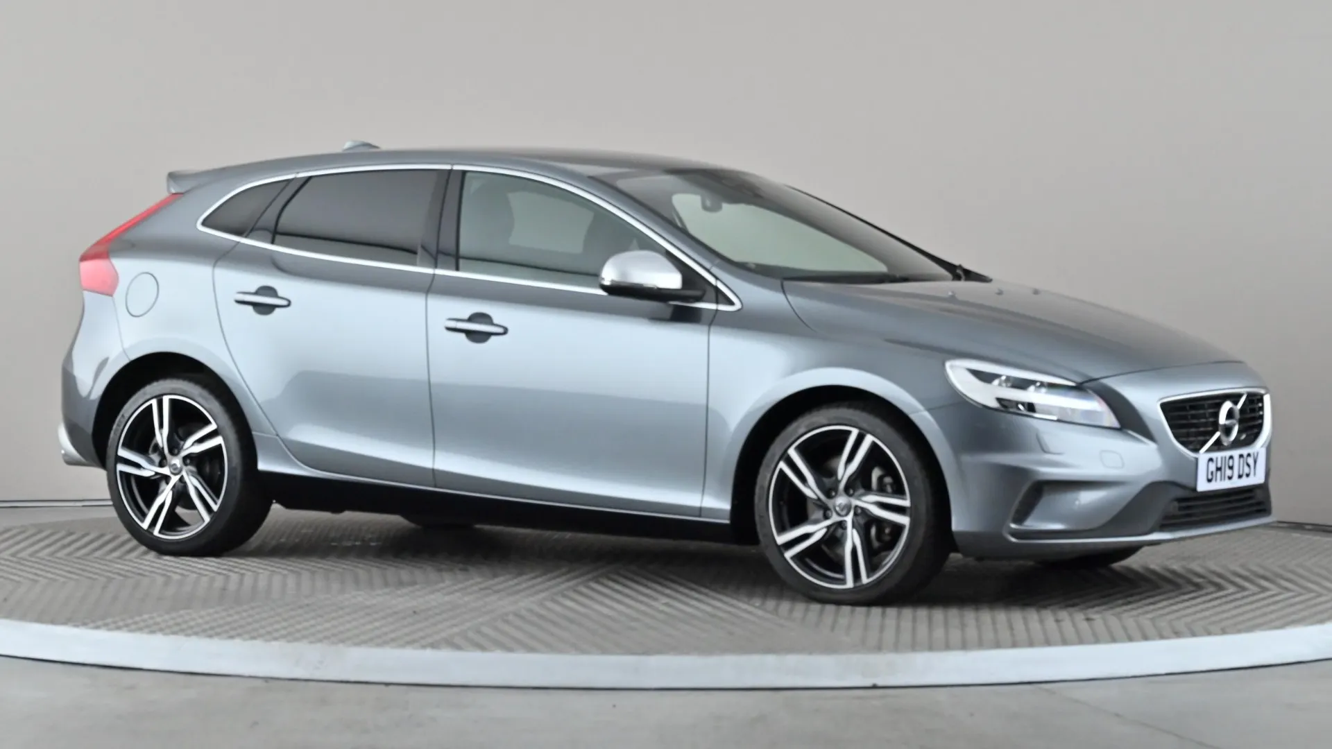 2019 VOLVO V40 for sale