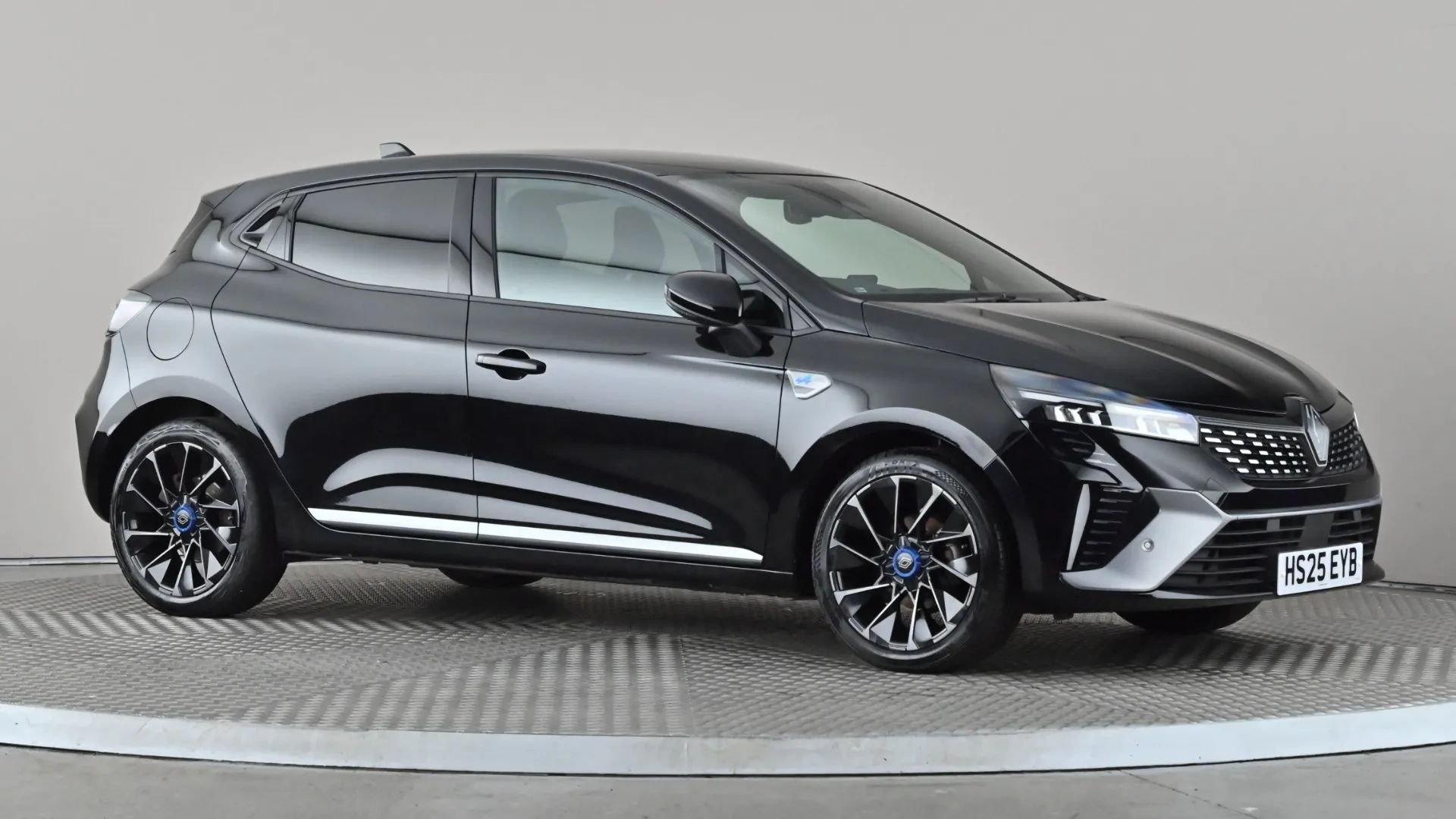 2025 RENAULT CLIO for sale