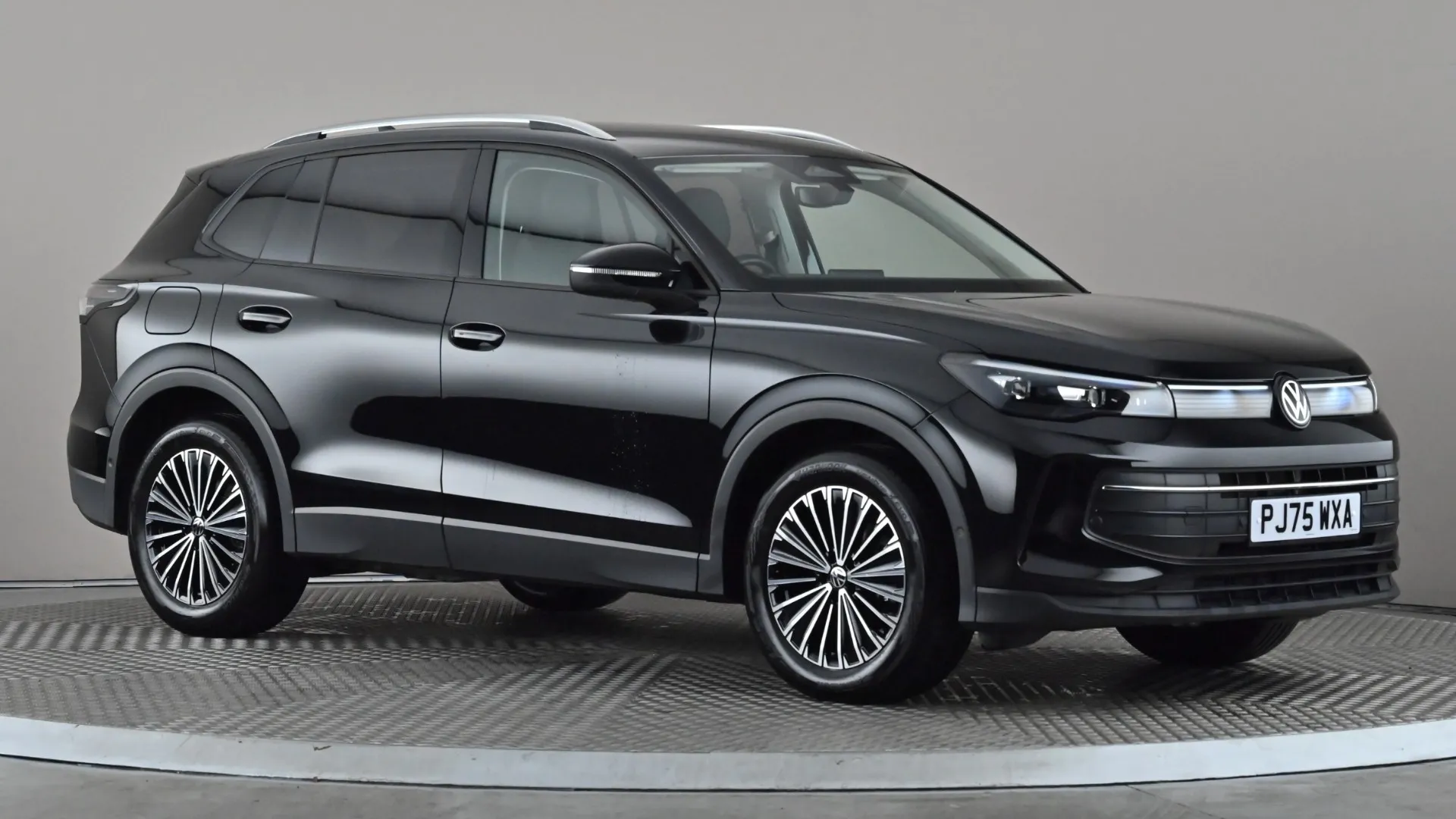 2025 VOLKSWAGEN TIGUAN for sale