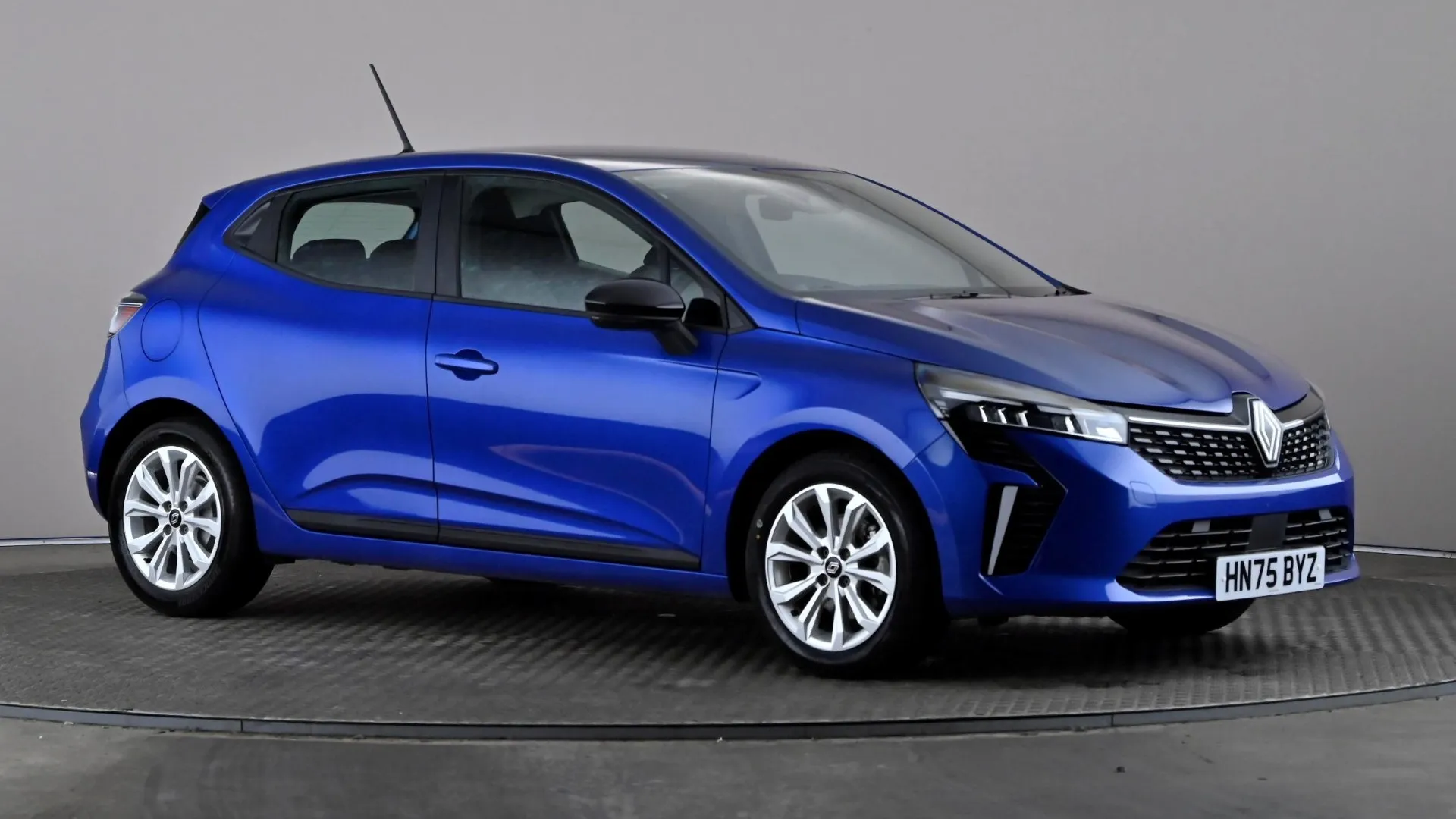 2025 RENAULT CLIO for sale