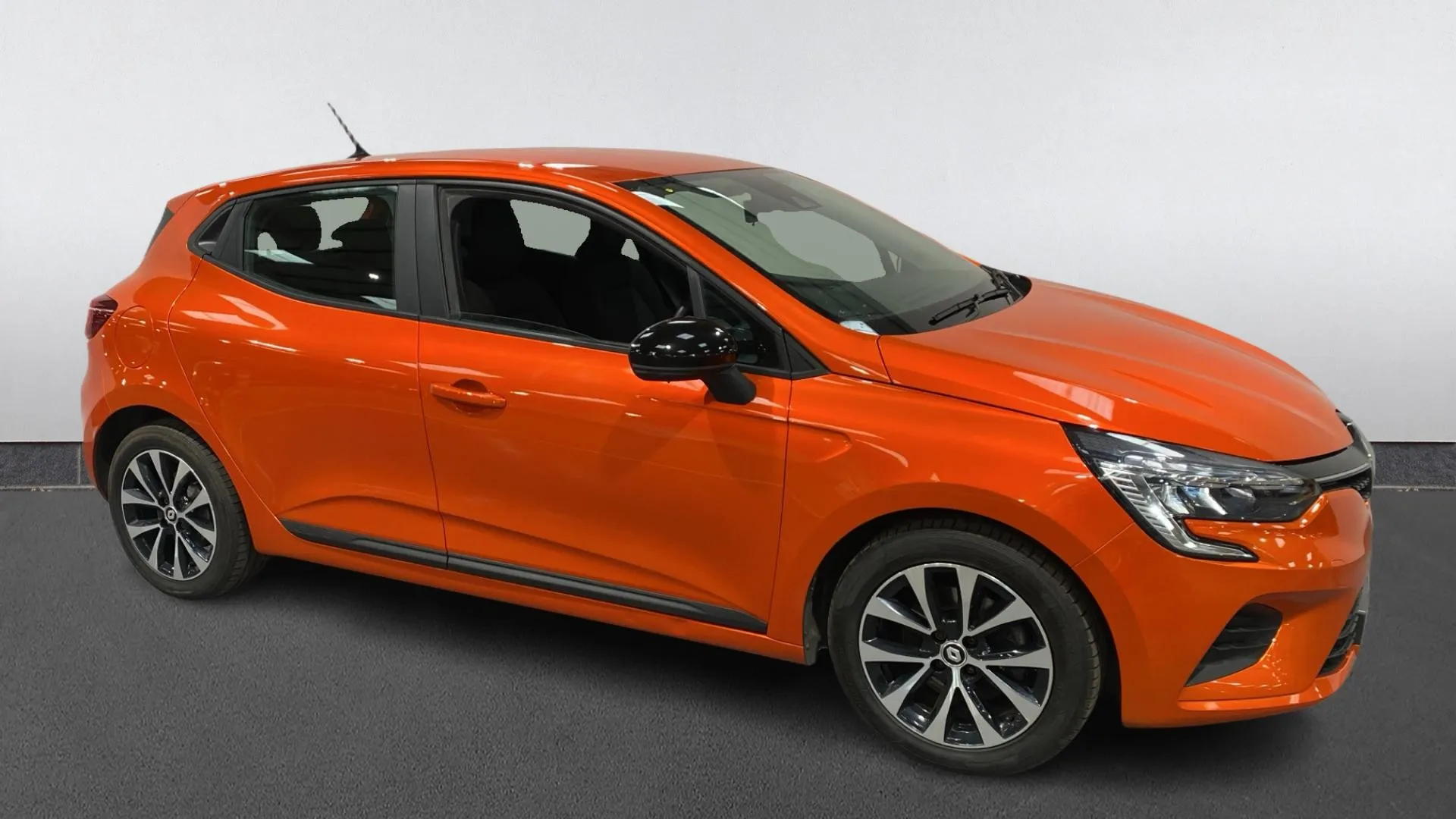 2023 RENAULT CLIO for sale