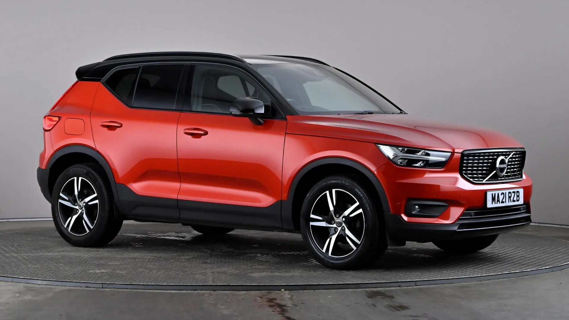 2021 VOLVO XC40 for sale
