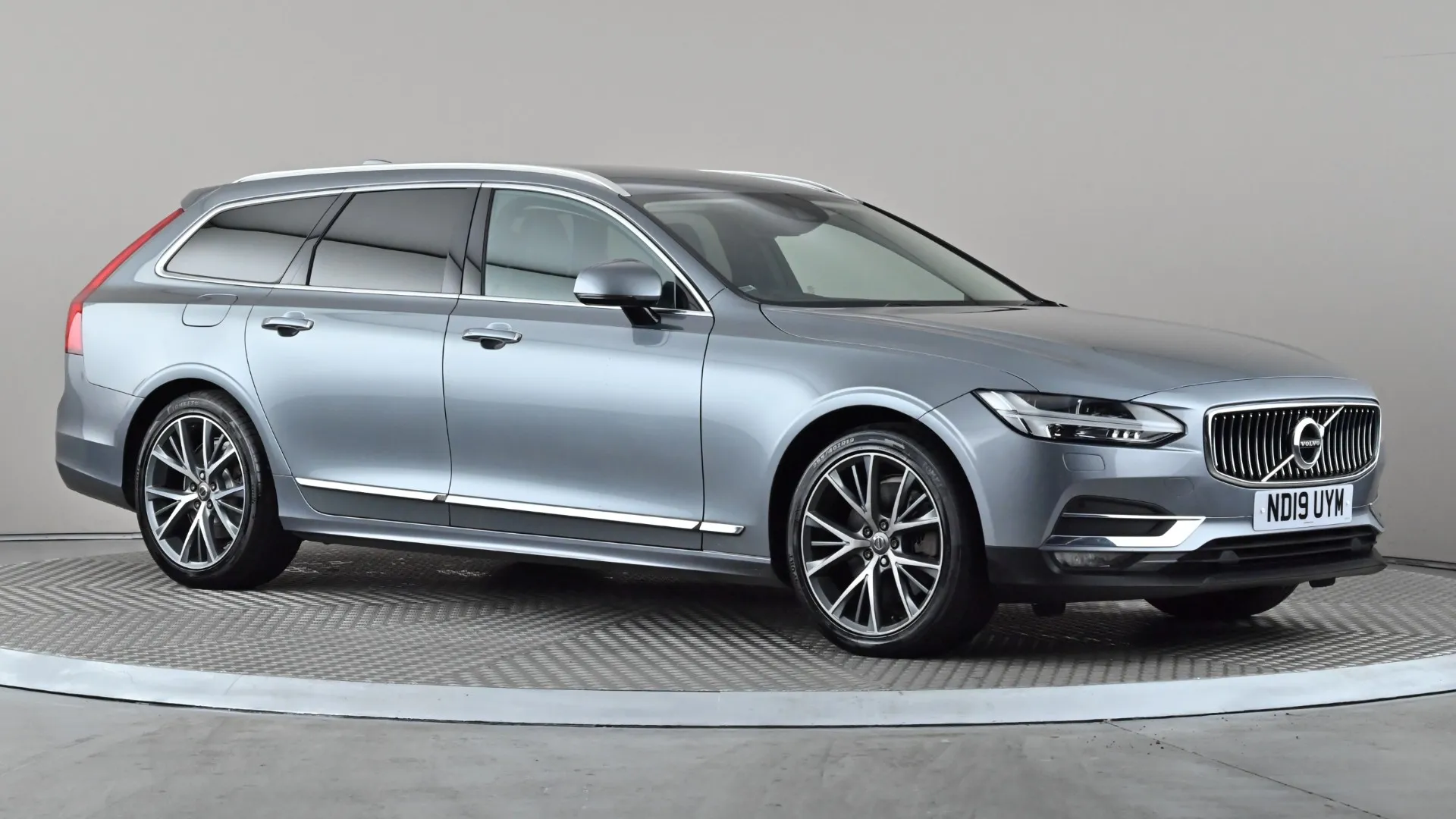 2019 VOLVO V90 for sale