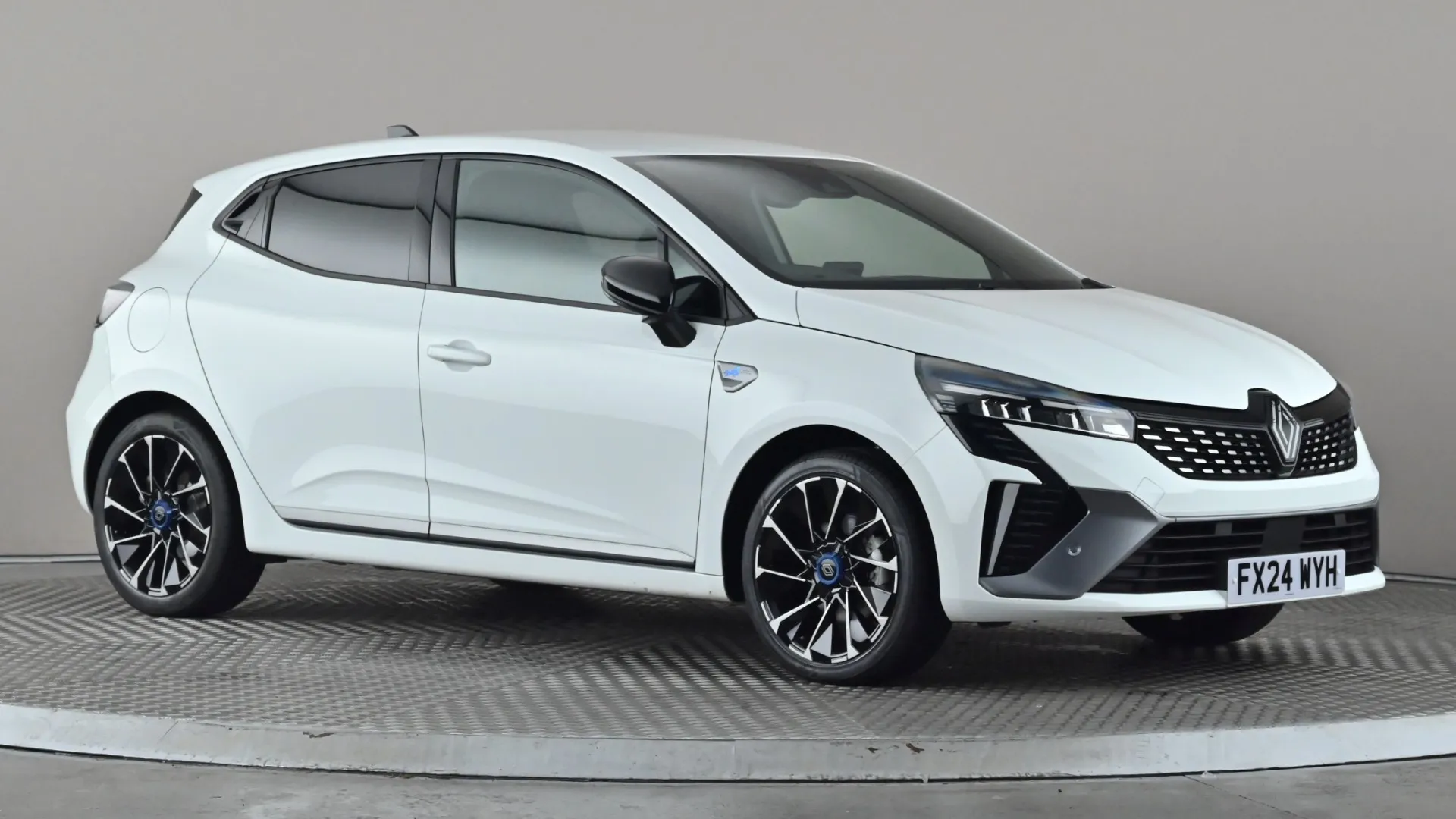 2024 RENAULT CLIO for sale
