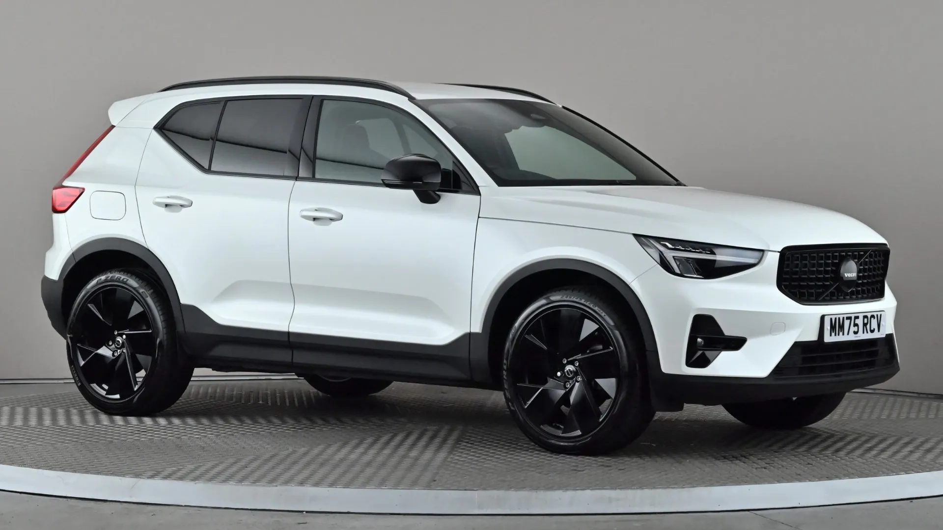 2025 VOLVO XC40 for sale