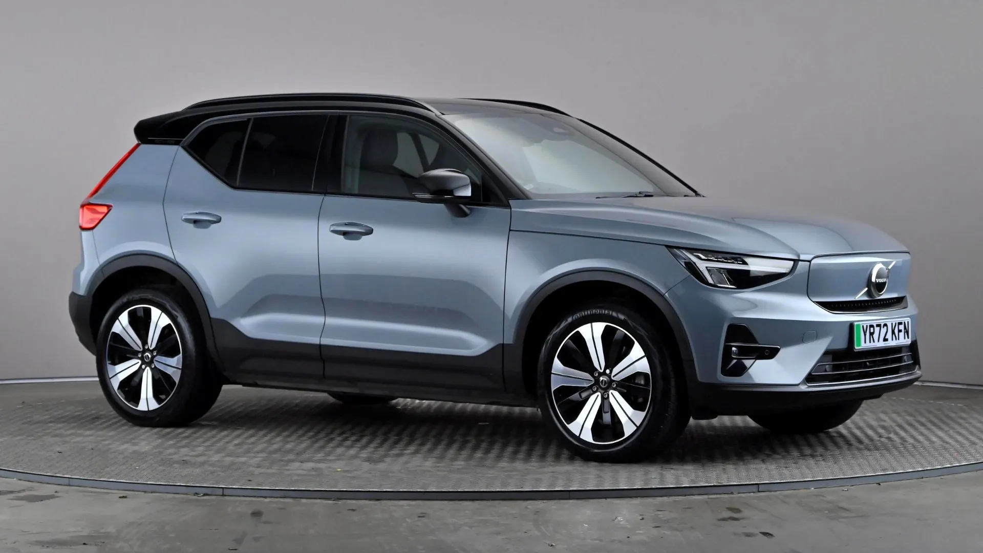 2022 VOLVO XC40 for sale