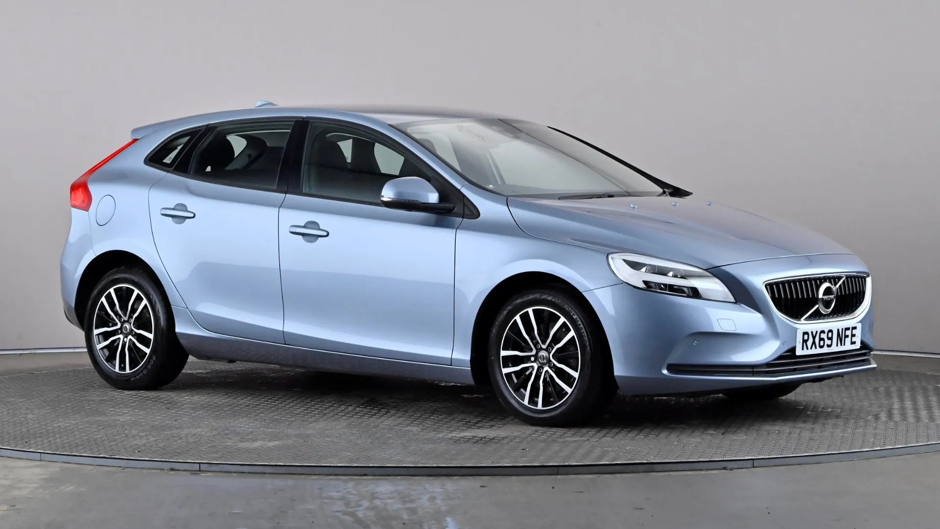 2019 VOLVO V40 for sale