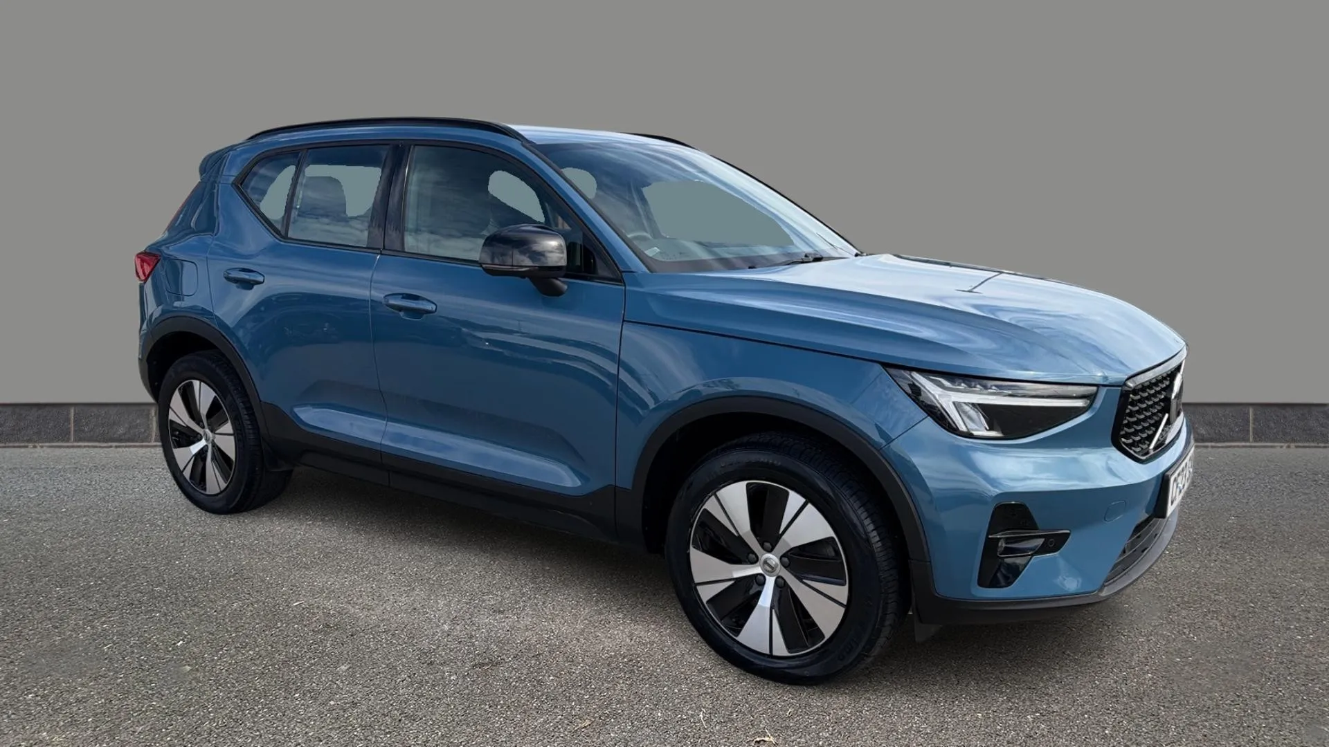 2023 VOLVO XC40 for sale