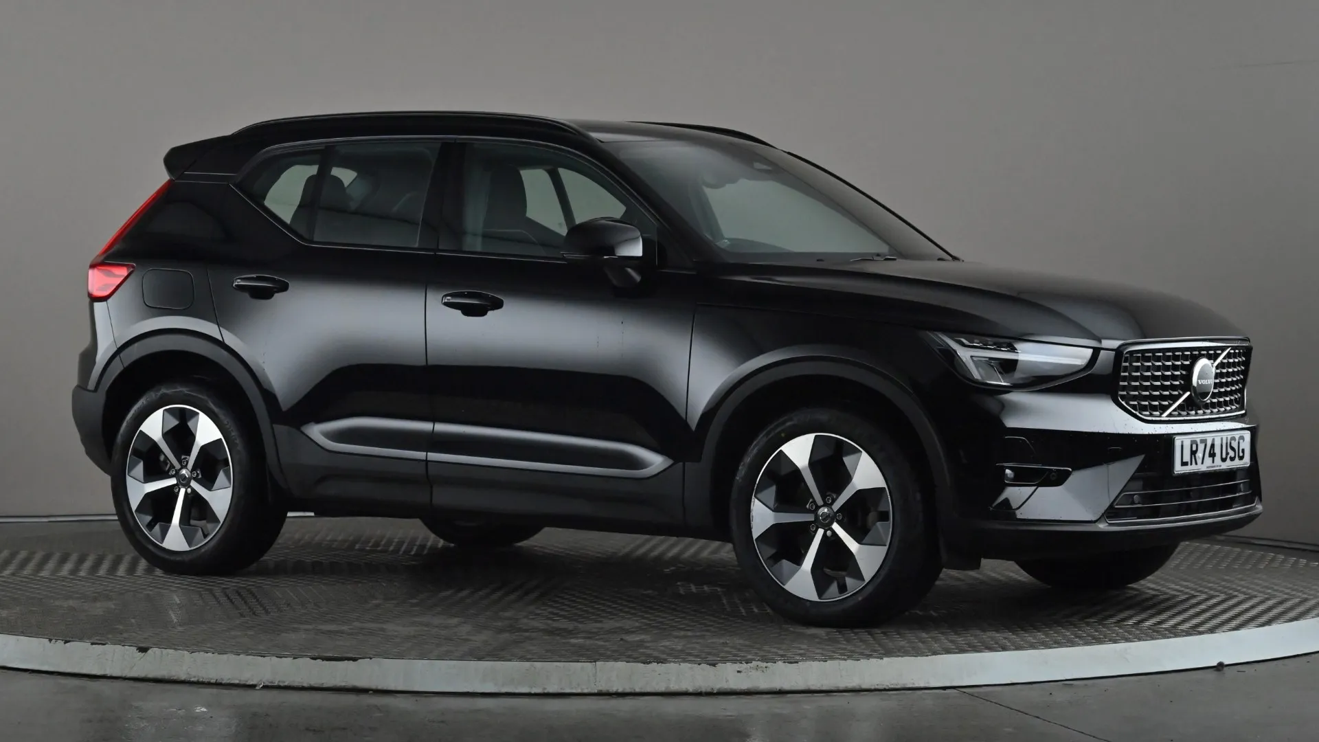 2024 VOLVO XC40 for sale