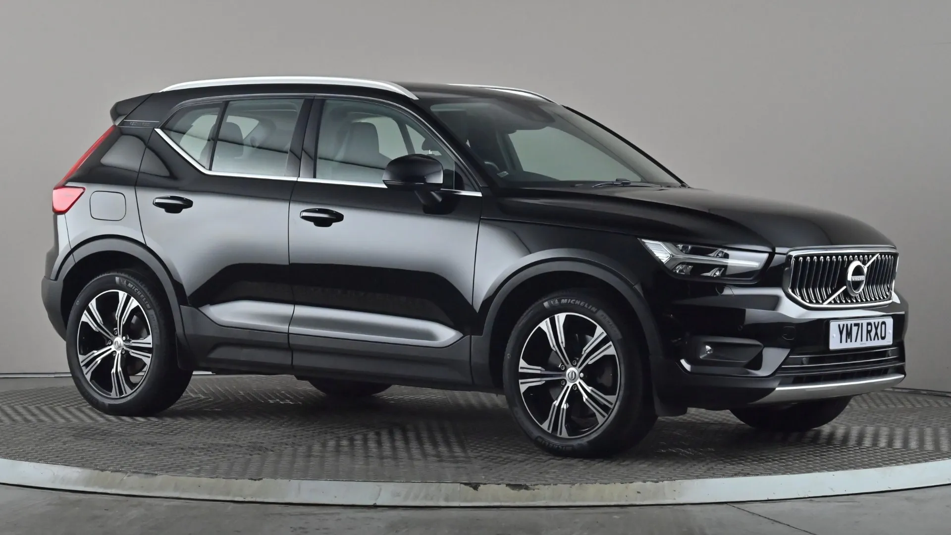 2022 VOLVO XC40 for sale