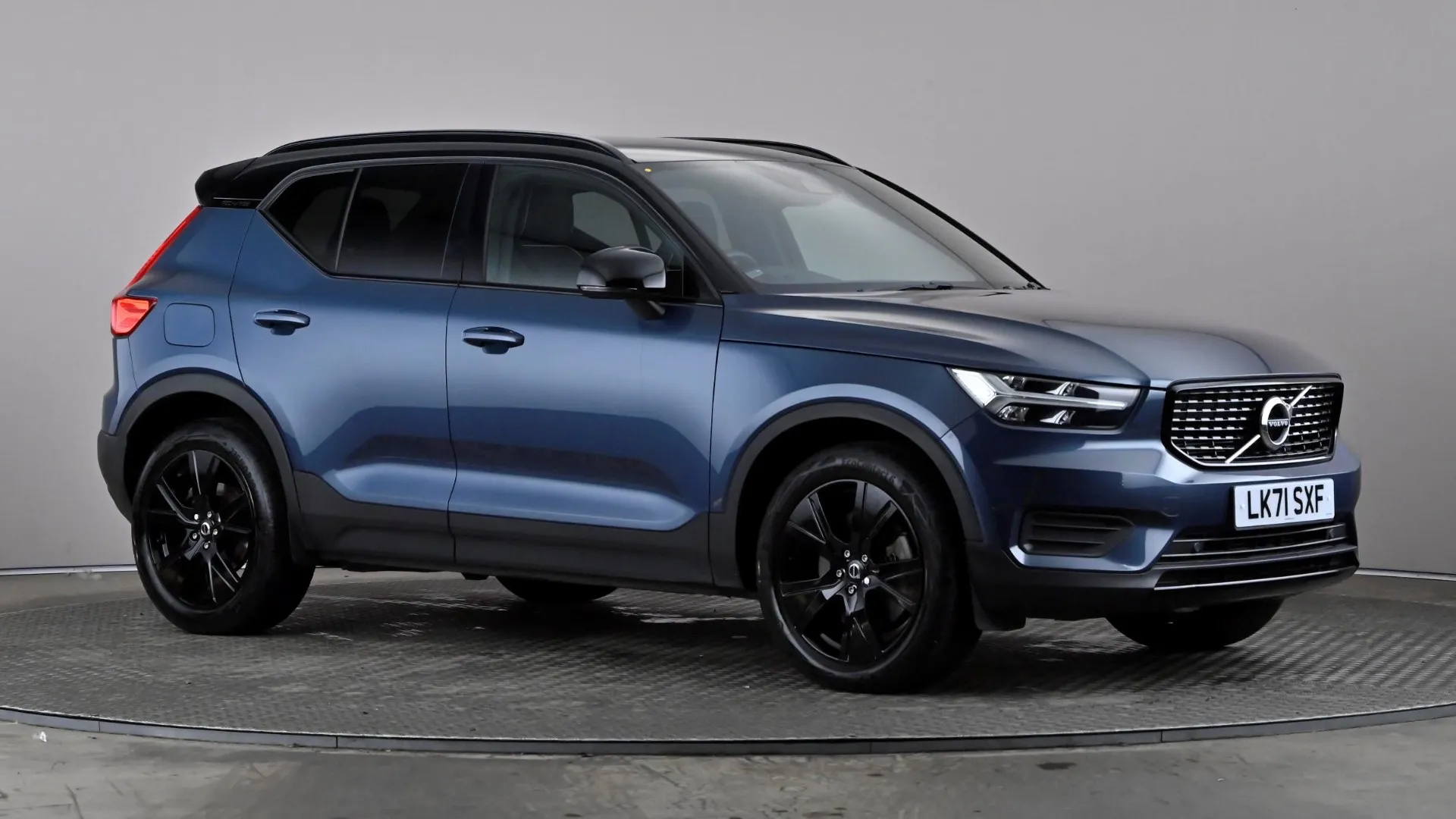 2021 VOLVO XC40 for sale
