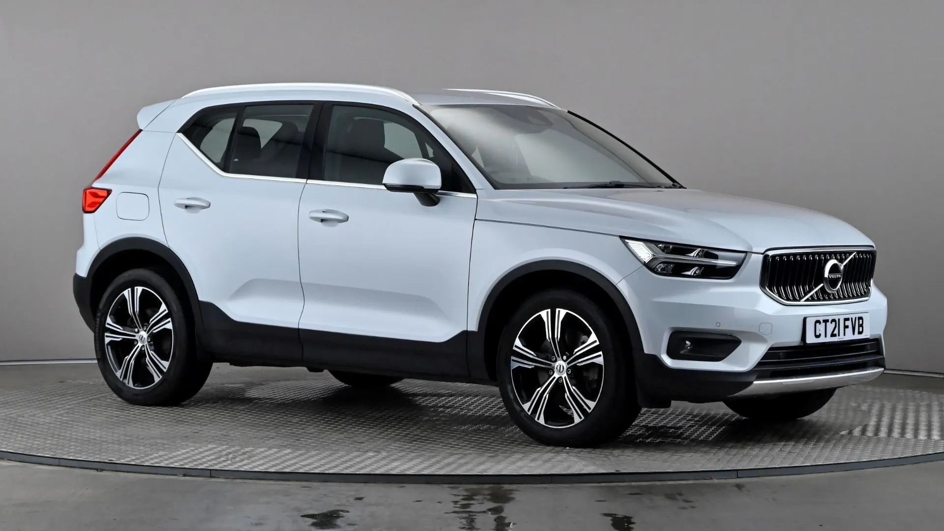 2021 VOLVO XC40 for sale
