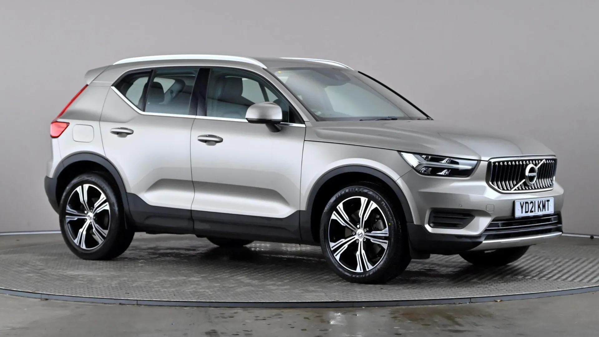 2021 VOLVO XC40 for sale