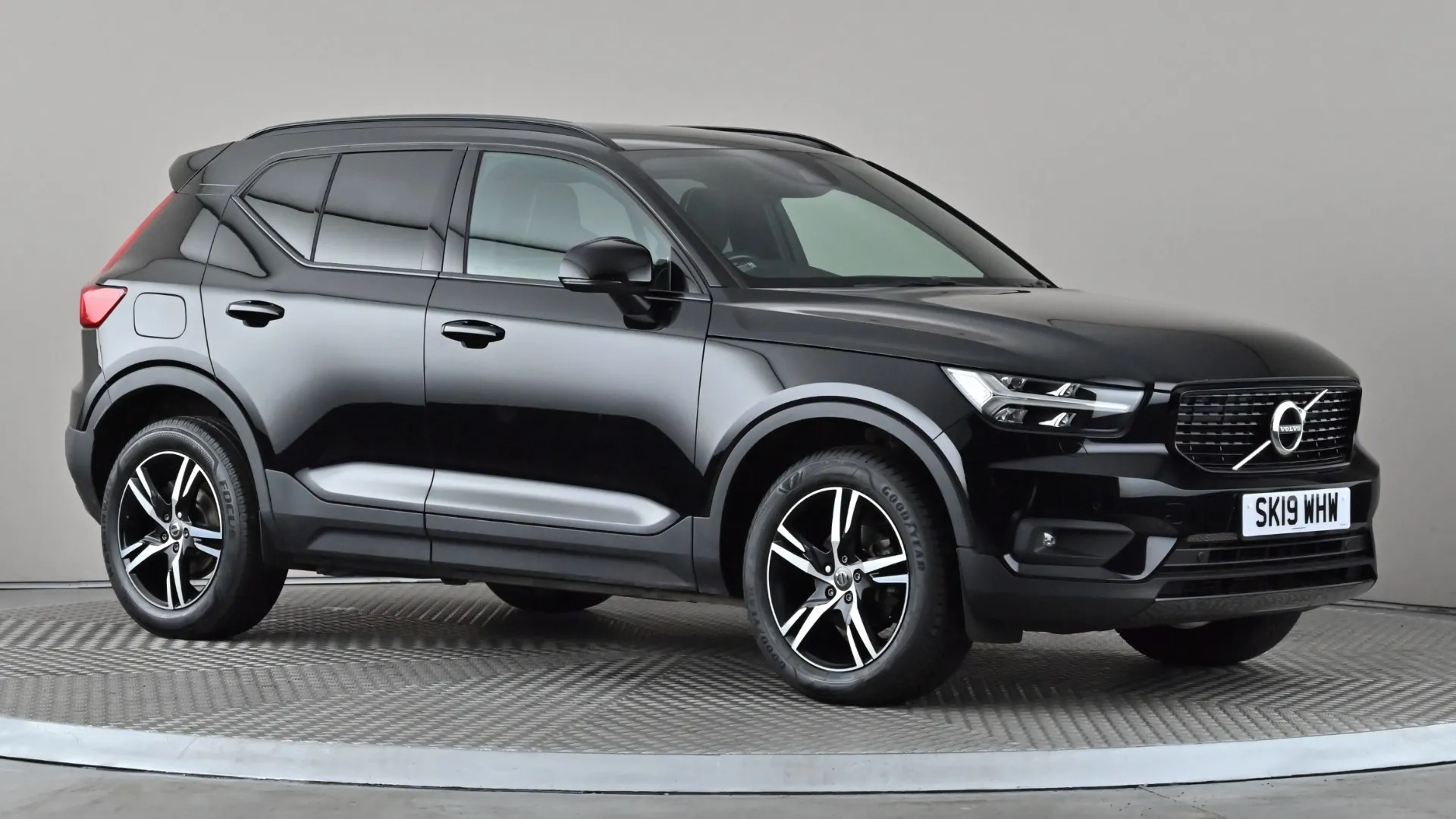 2019 VOLVO XC40 for sale