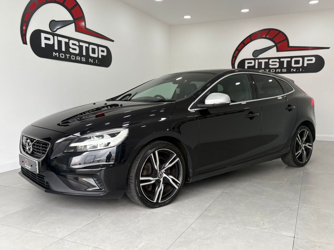 2019 VOLVO V40 for sale