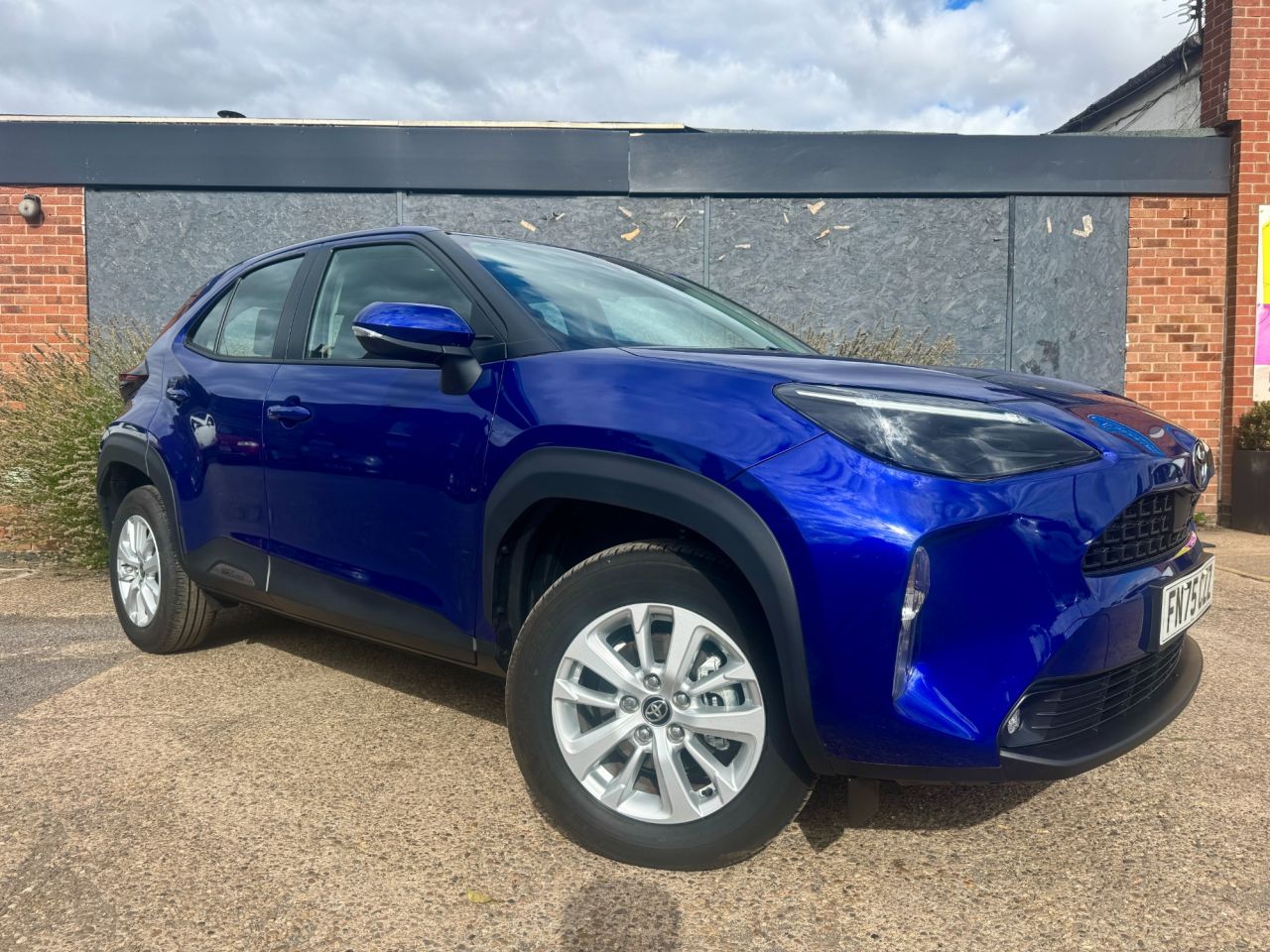 2025 TOYOTA YARIS CROSS for sale