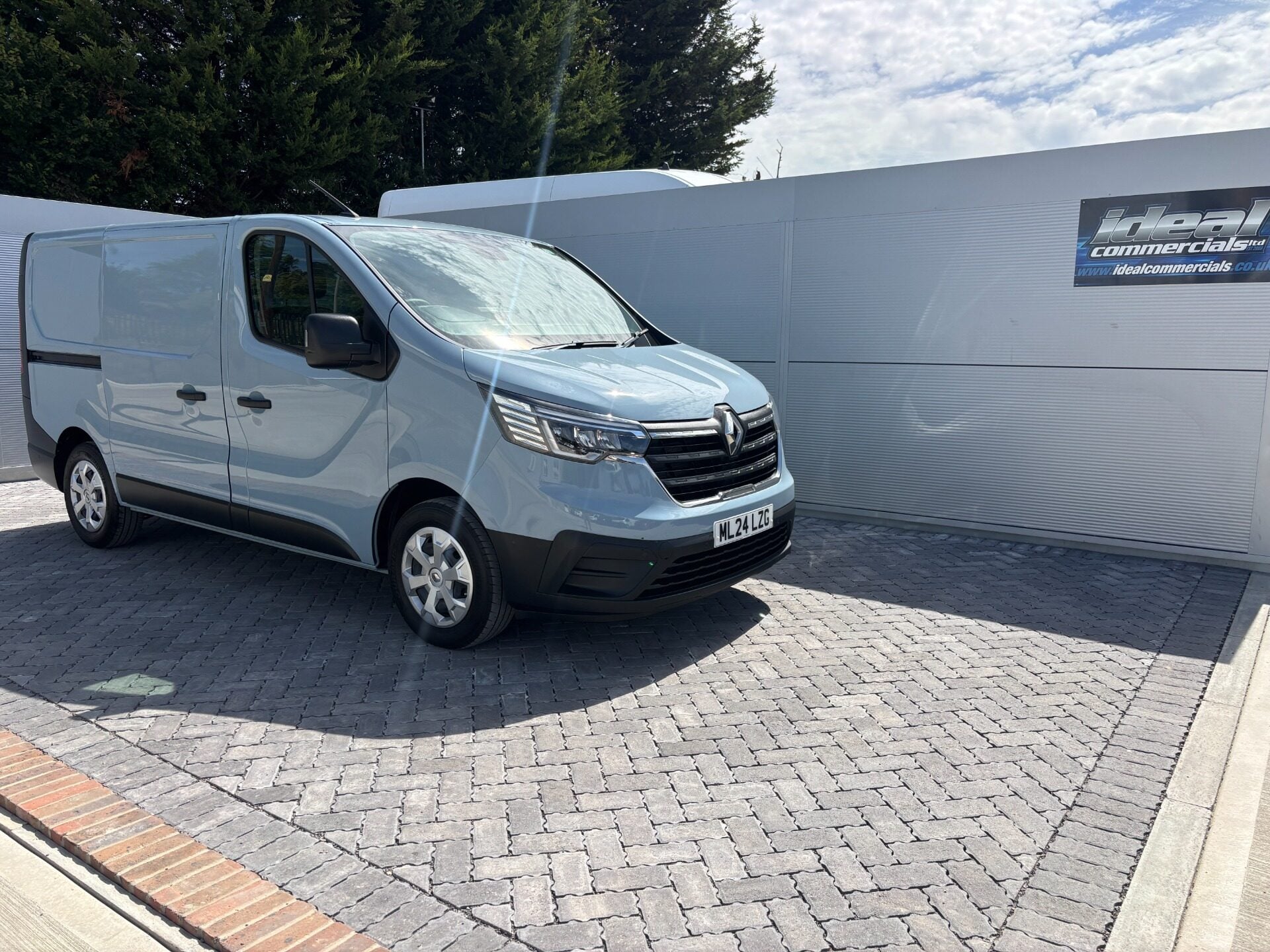 2024 RENAULT TRAFIC for sale
