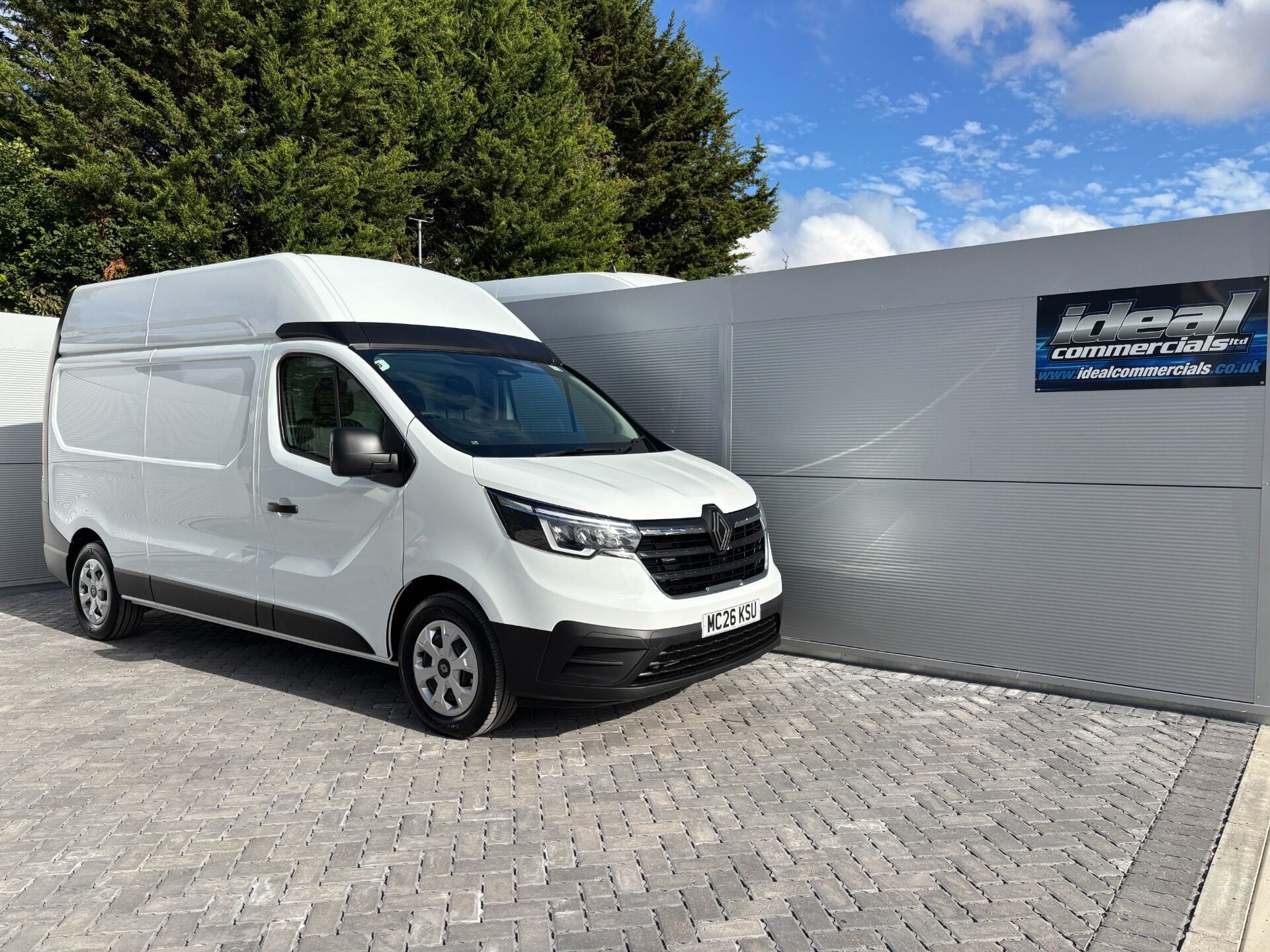 2026 RENAULT TRAFIC for sale