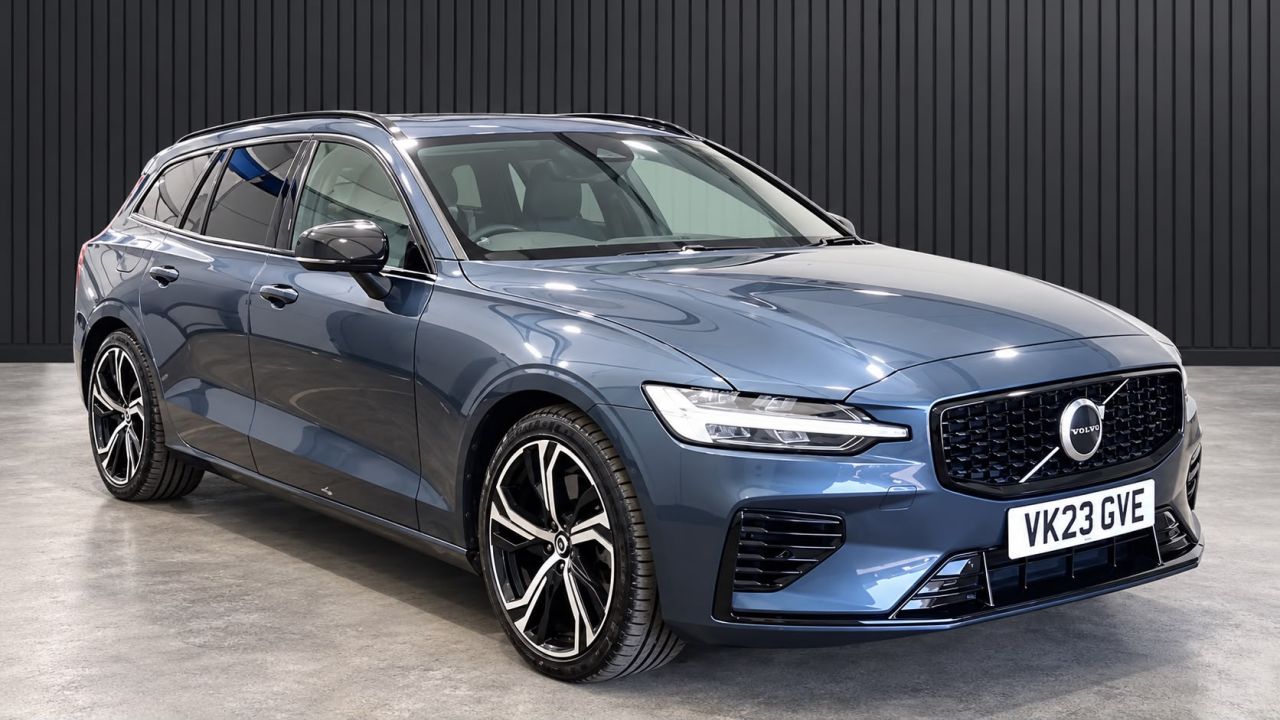 2023 VOLVO V60 for sale