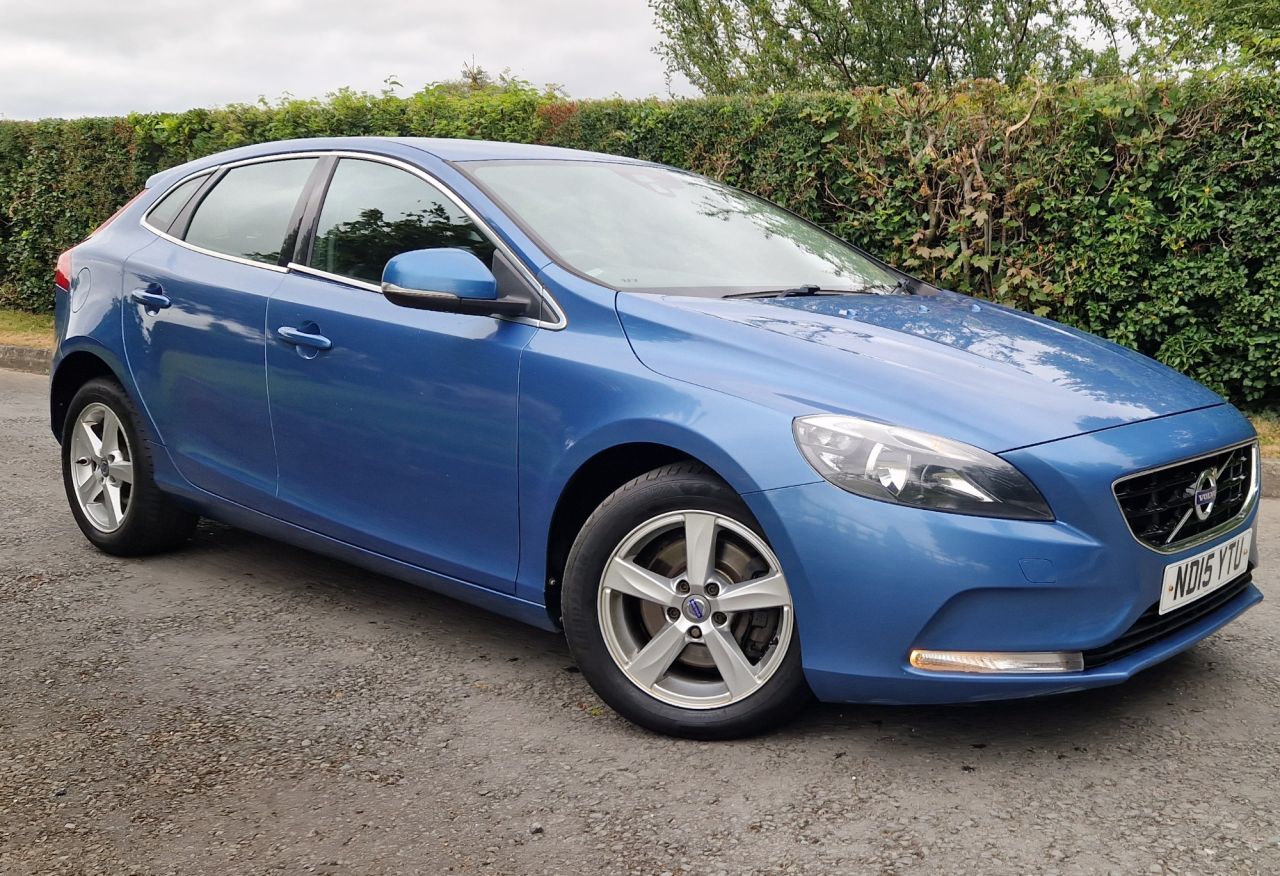 2015 VOLVO V40 for sale