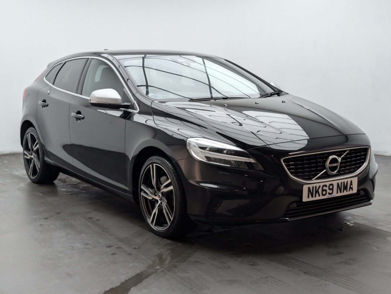 2019 VOLVO V40 for sale