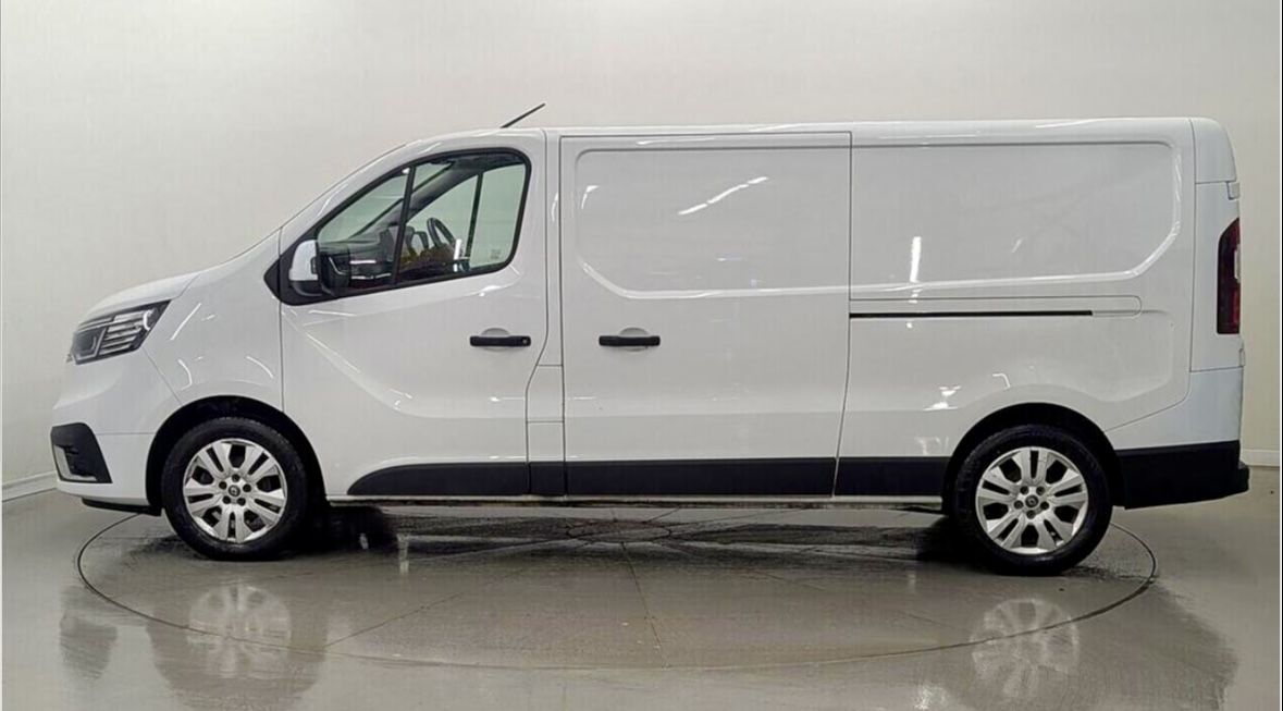 2022 RENAULT TRAFIC for sale
