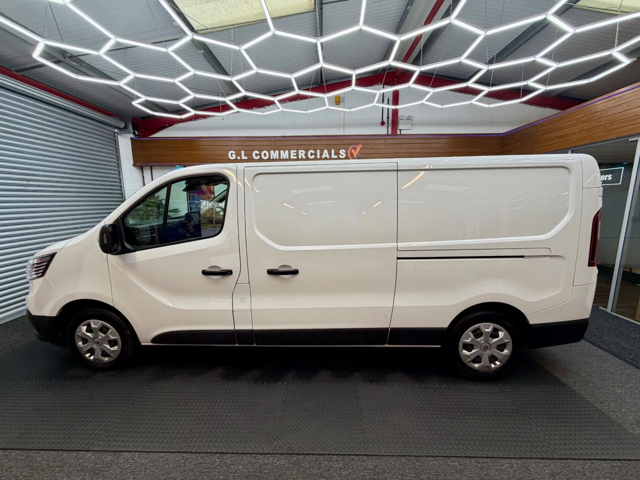 2023 RENAULT TRAFIC for sale