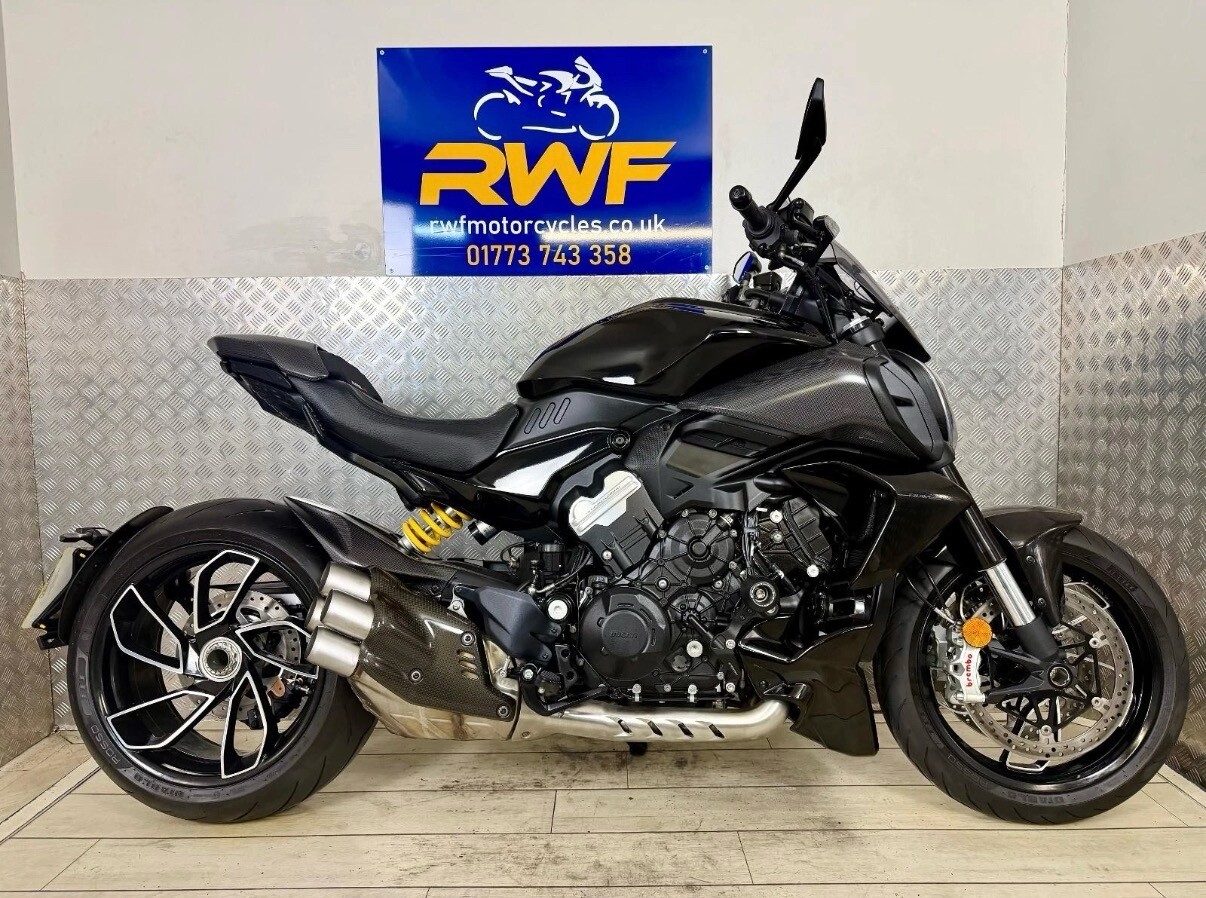 2025 DUCATI DIAVEL V4 for sale