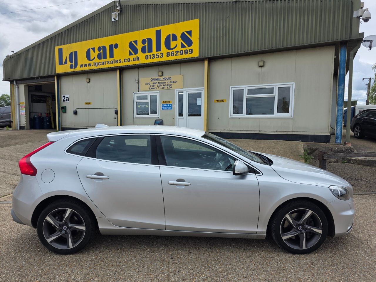 2015 VOLVO V40 for sale