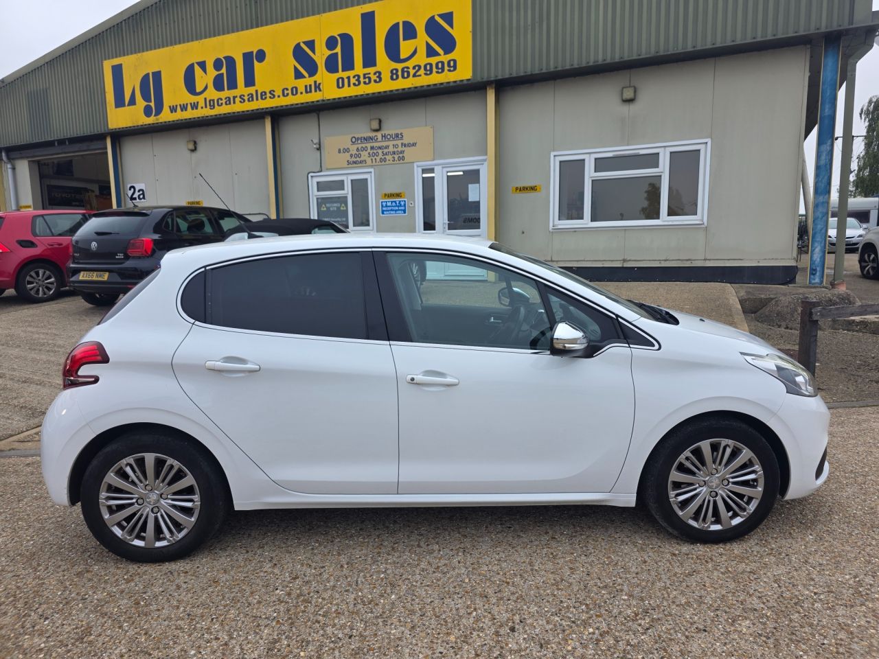 2017 PEUGEOT 208 for sale