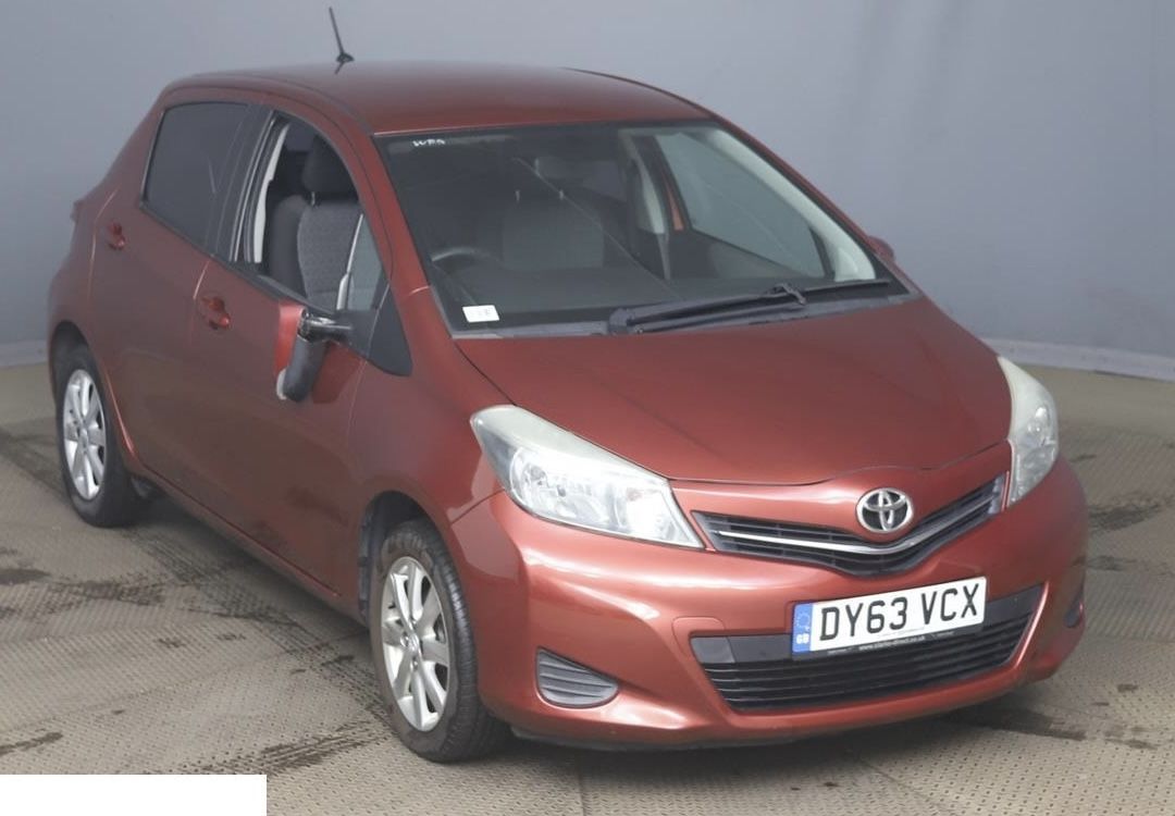 2013 TOYOTA YARIS for sale