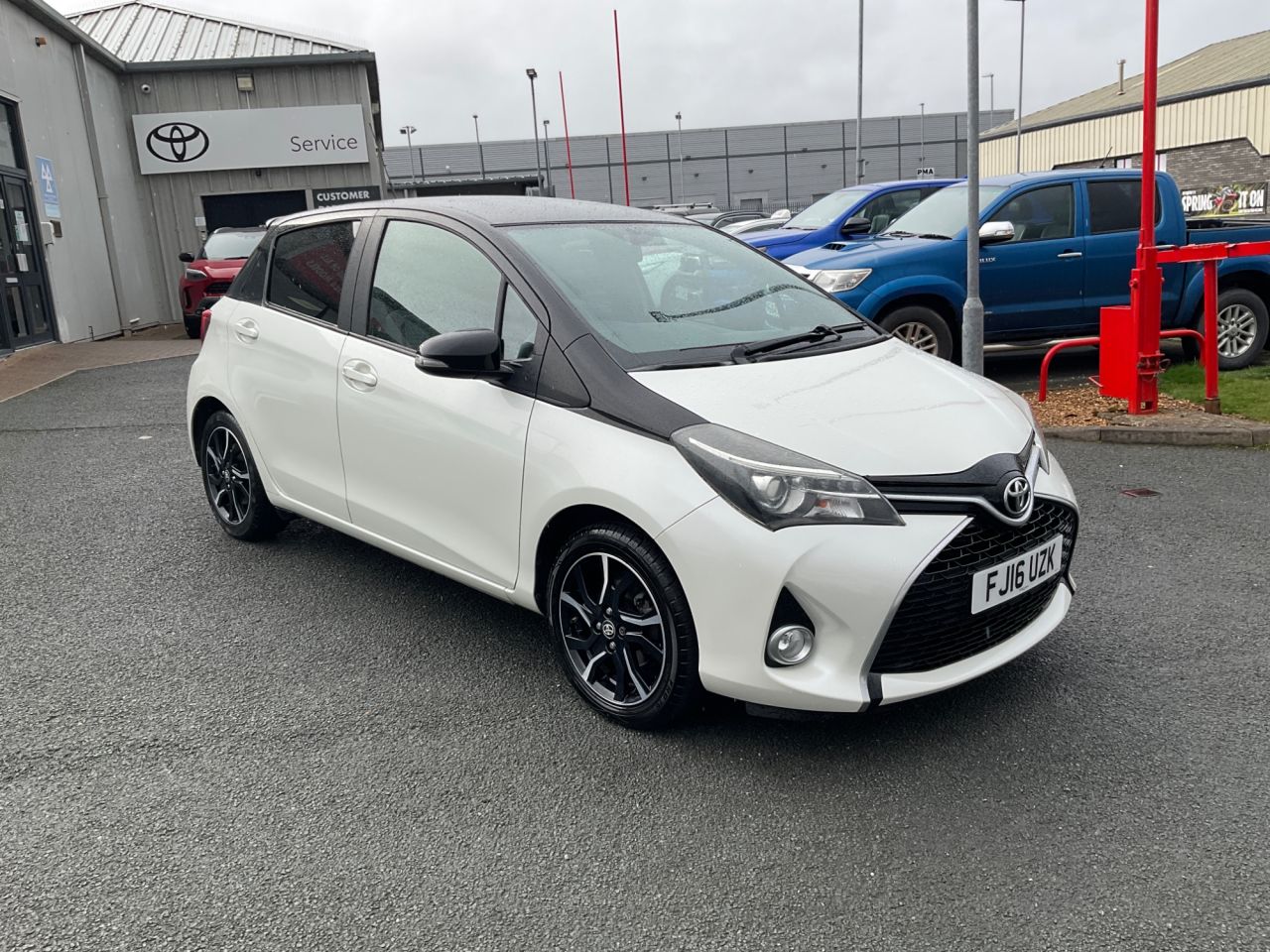 2016 TOYOTA YARIS for sale