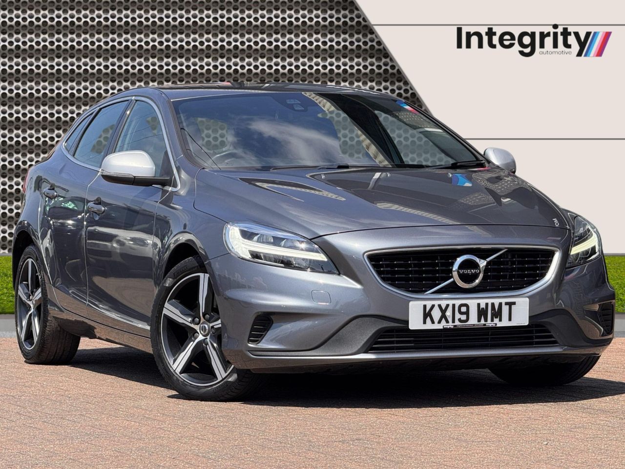 2019 VOLVO V40 for sale
