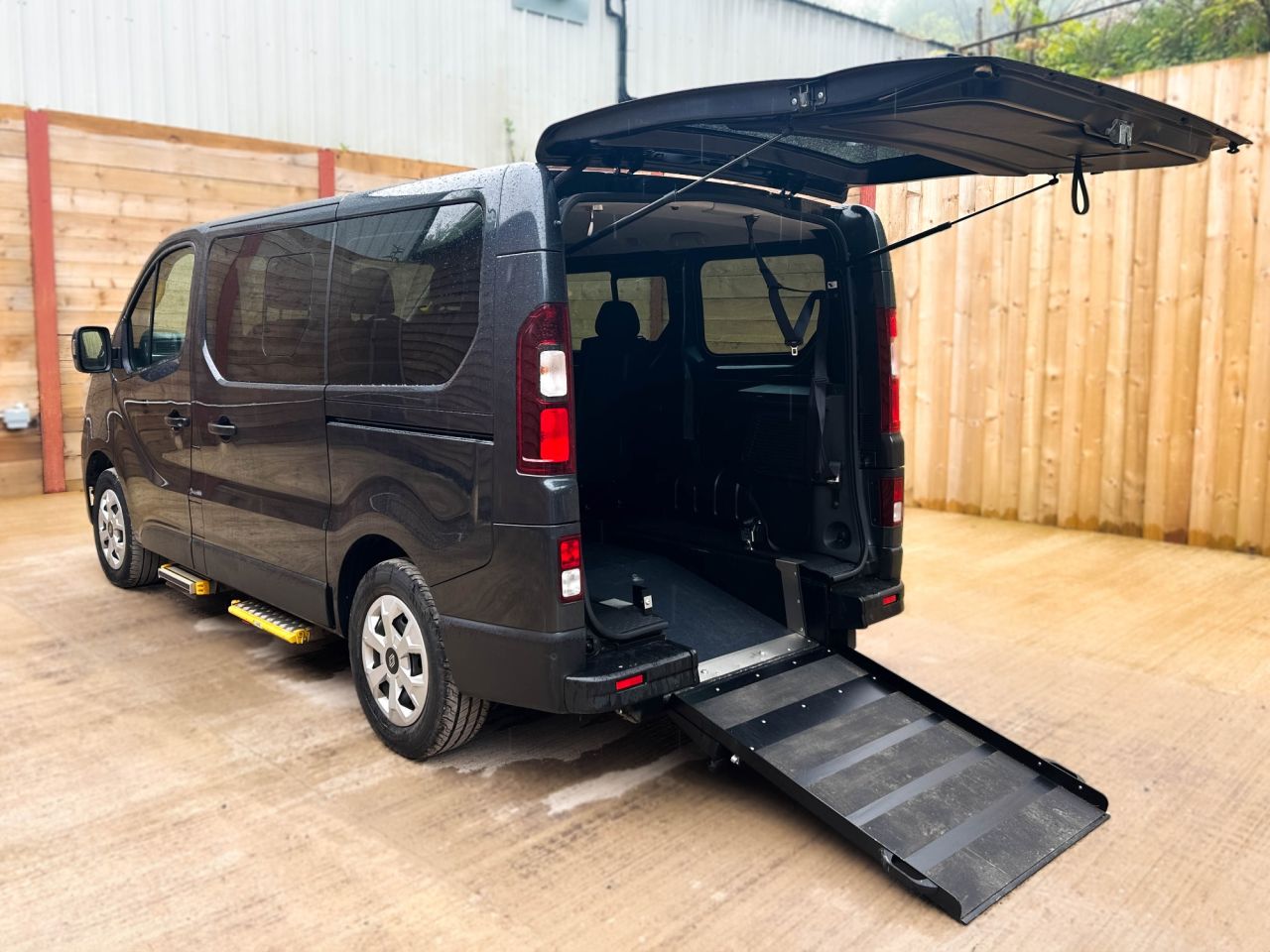 2025 RENAULT TRAFIC for sale