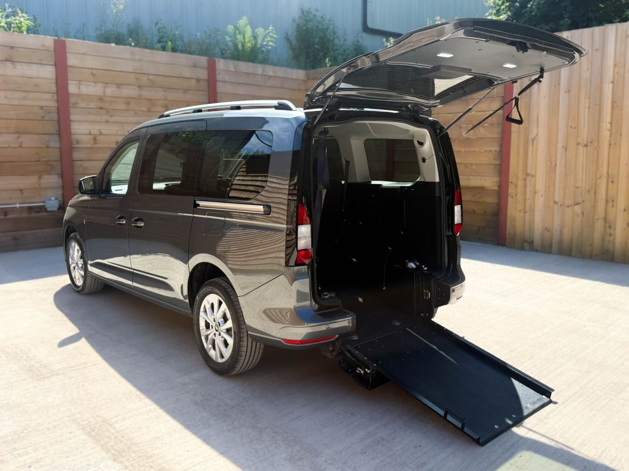 2024 FORD GRAND TOURNEO CONNECT for sale