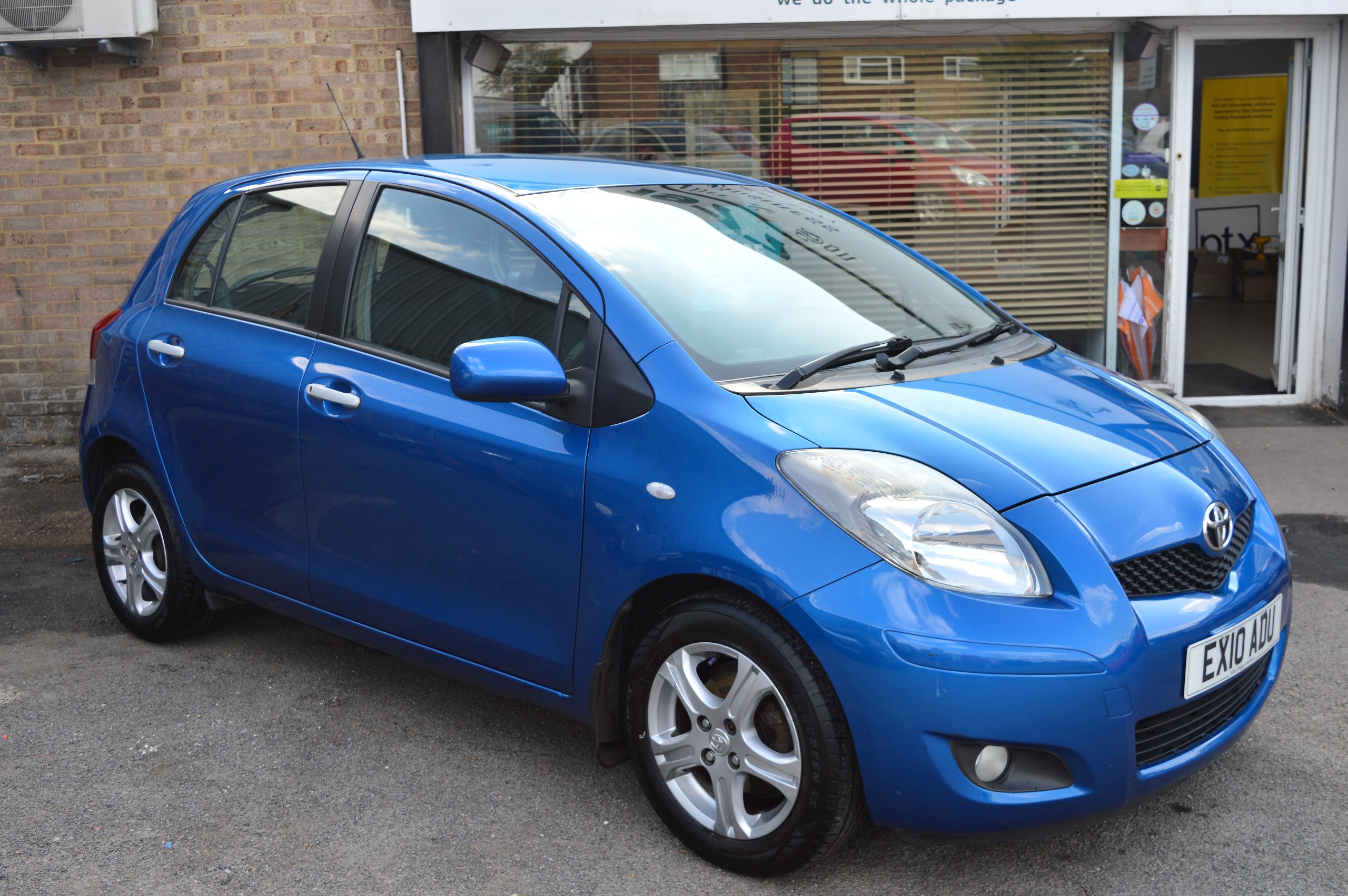 2010 TOYOTA YARIS for sale