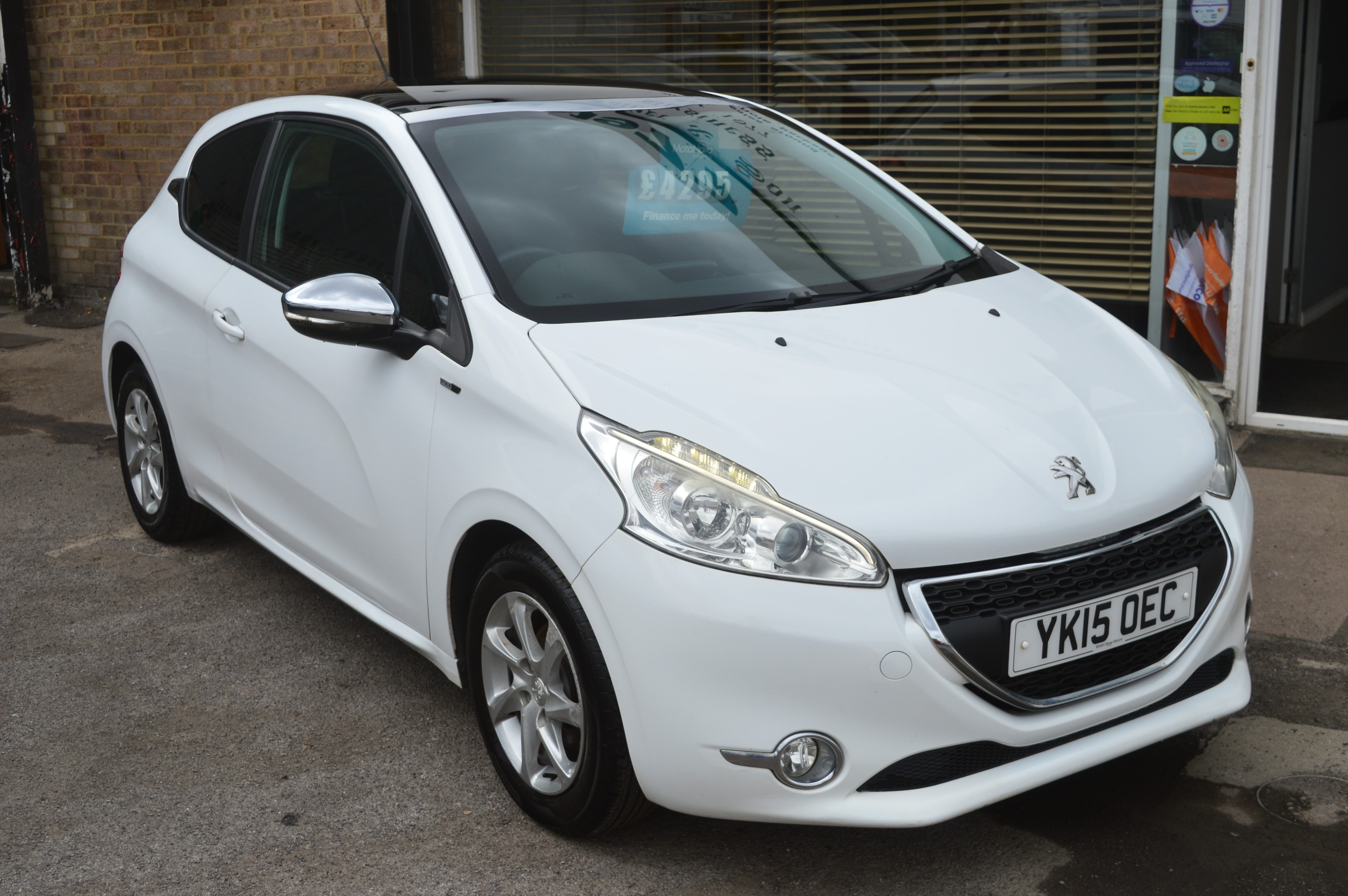 2015 PEUGEOT 208 for sale