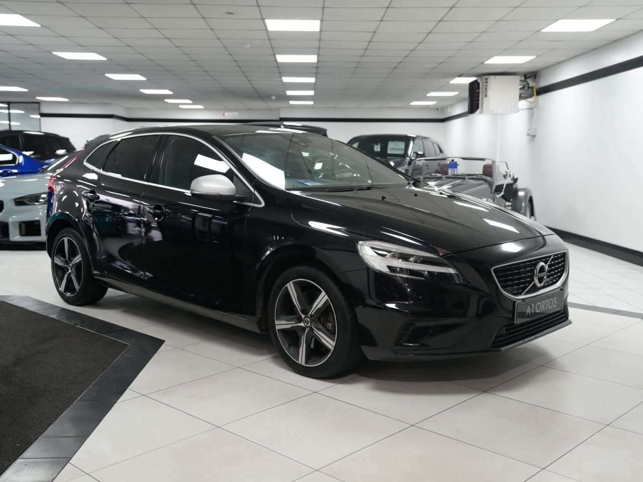 2019 VOLVO V40 for sale