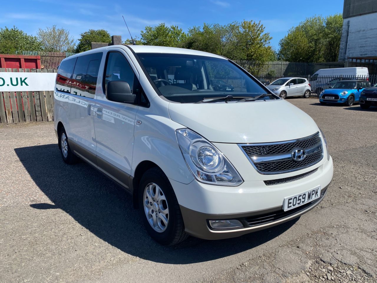 2009 HYUNDAI I800 for sale