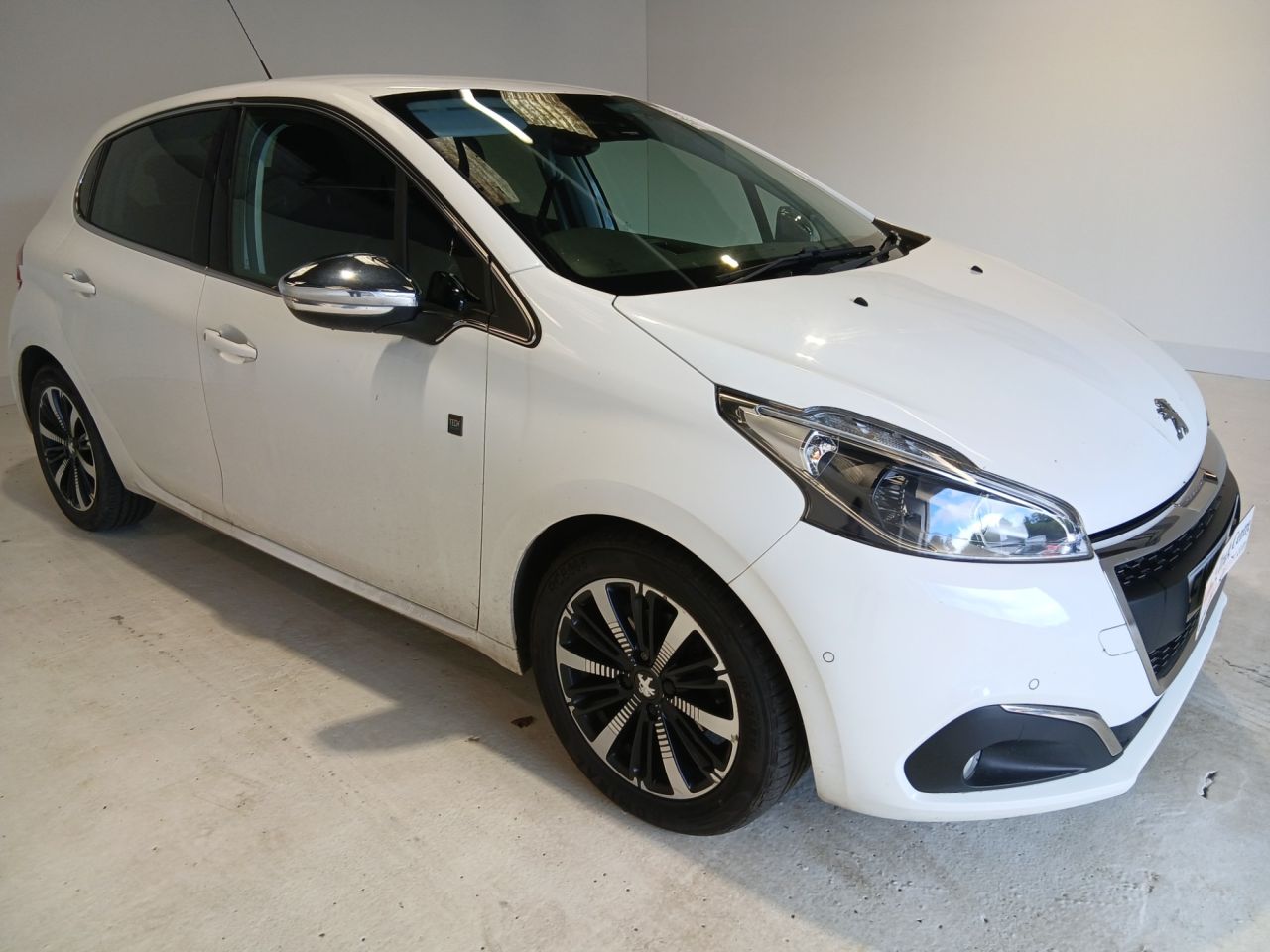2018 PEUGEOT 208 for sale