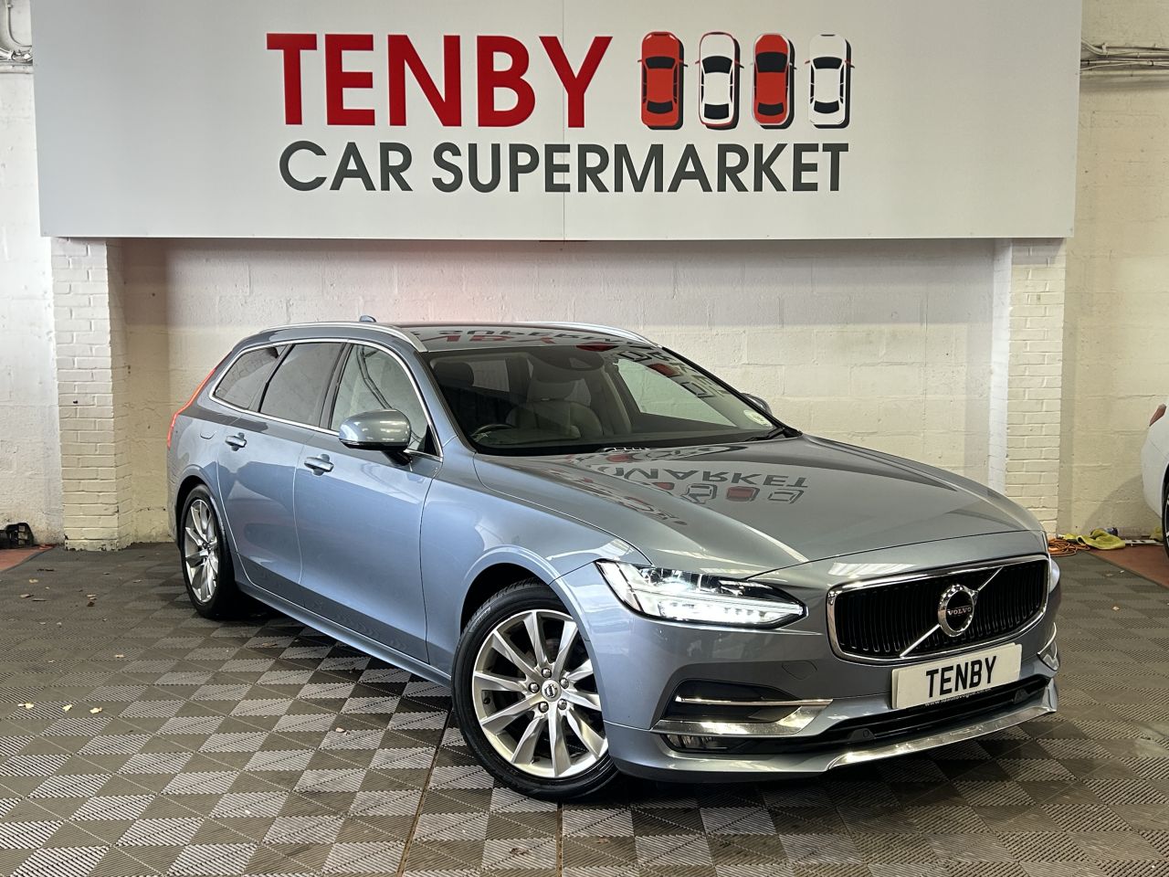 2019 VOLVO V90 for sale