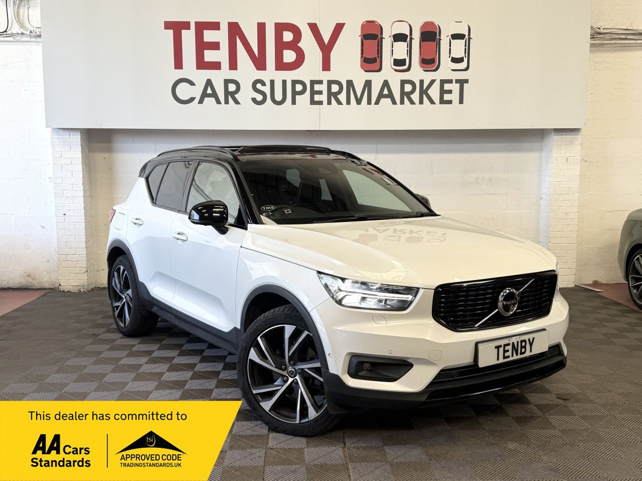 2018 VOLVO XC40 for sale