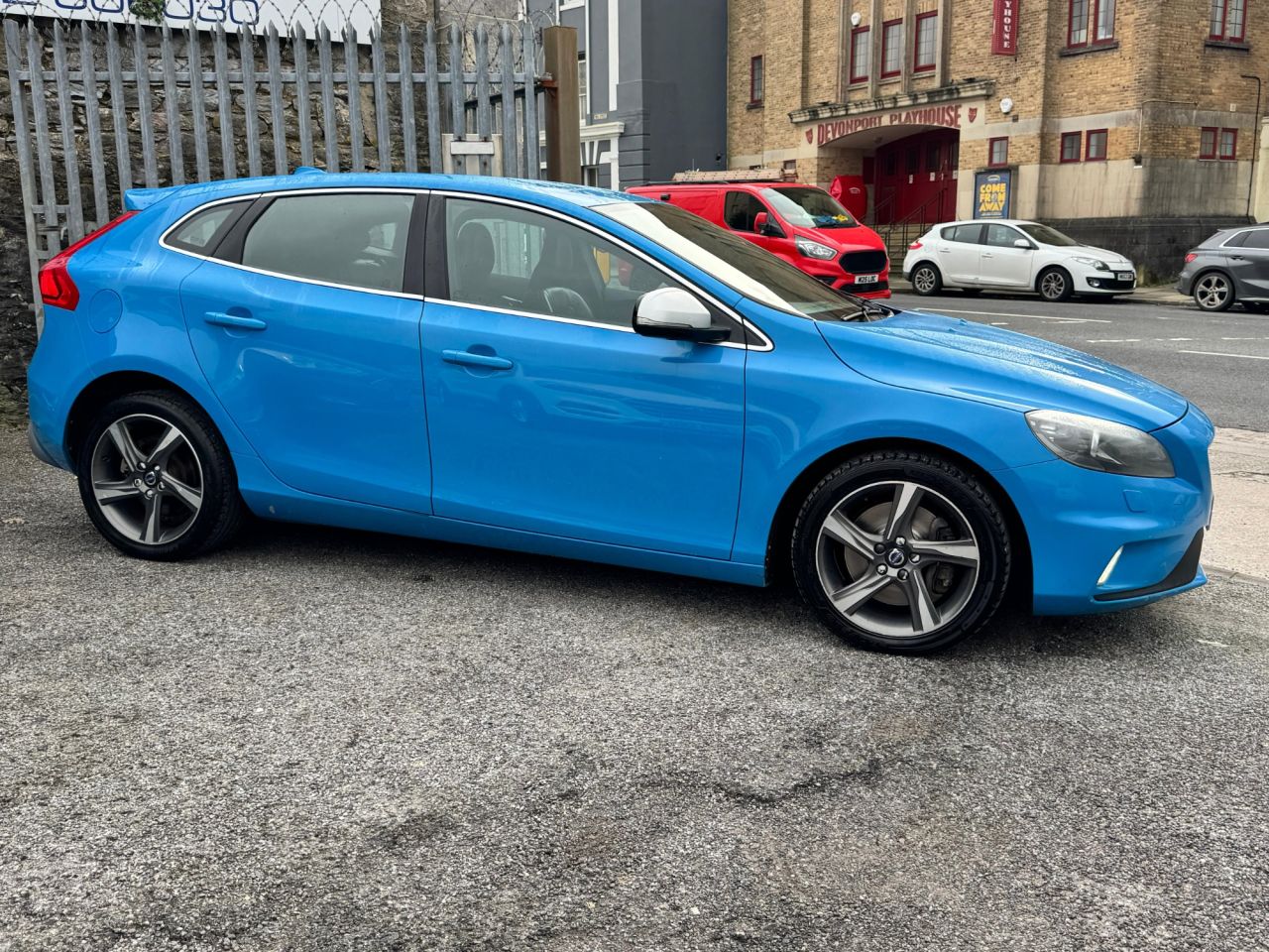 2015 VOLVO V40 for sale