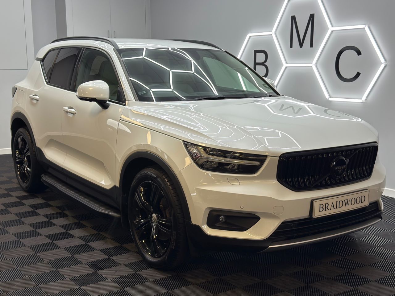 2019 VOLVO XC40 for sale