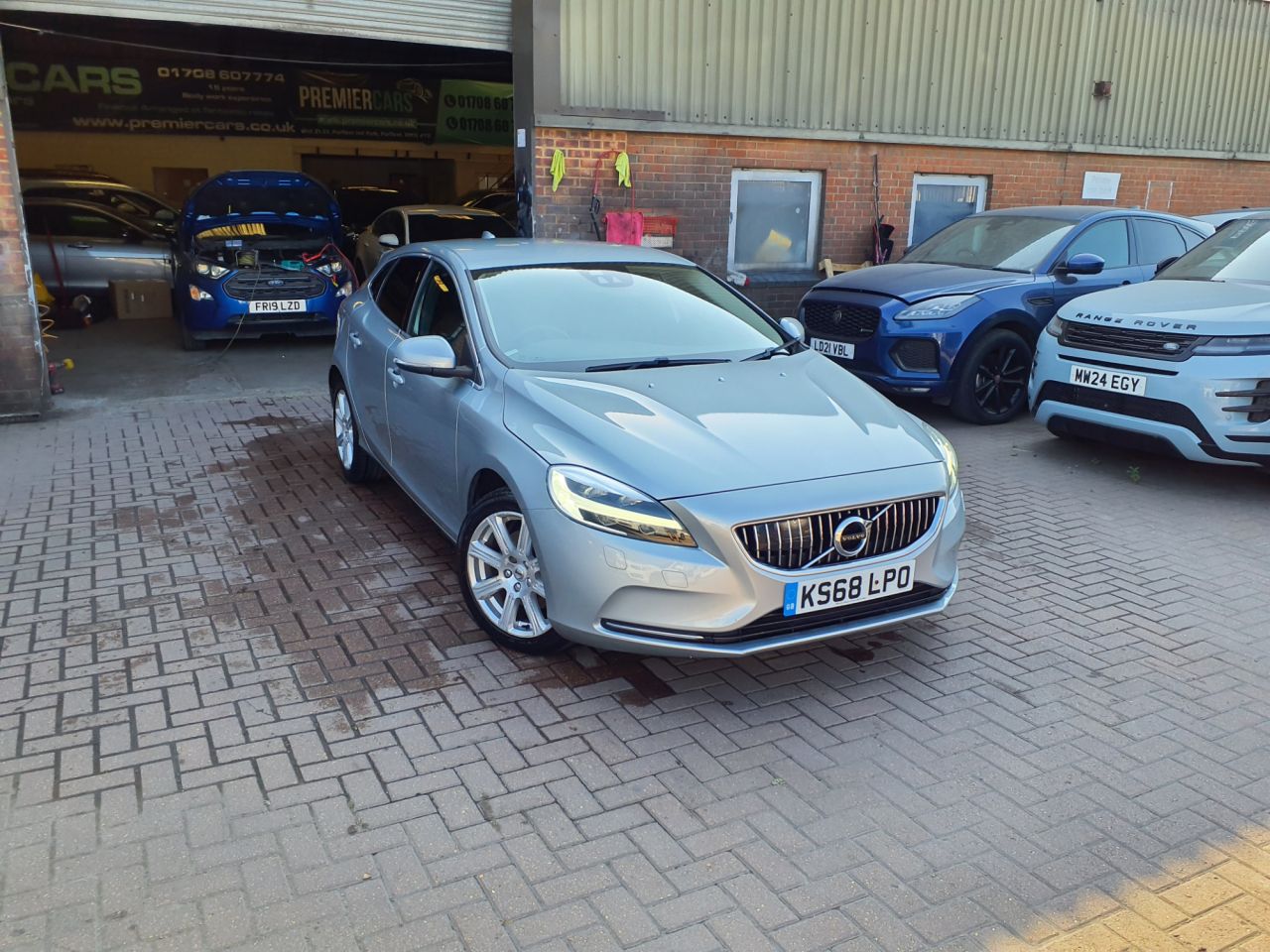 2018 VOLVO V40 for sale