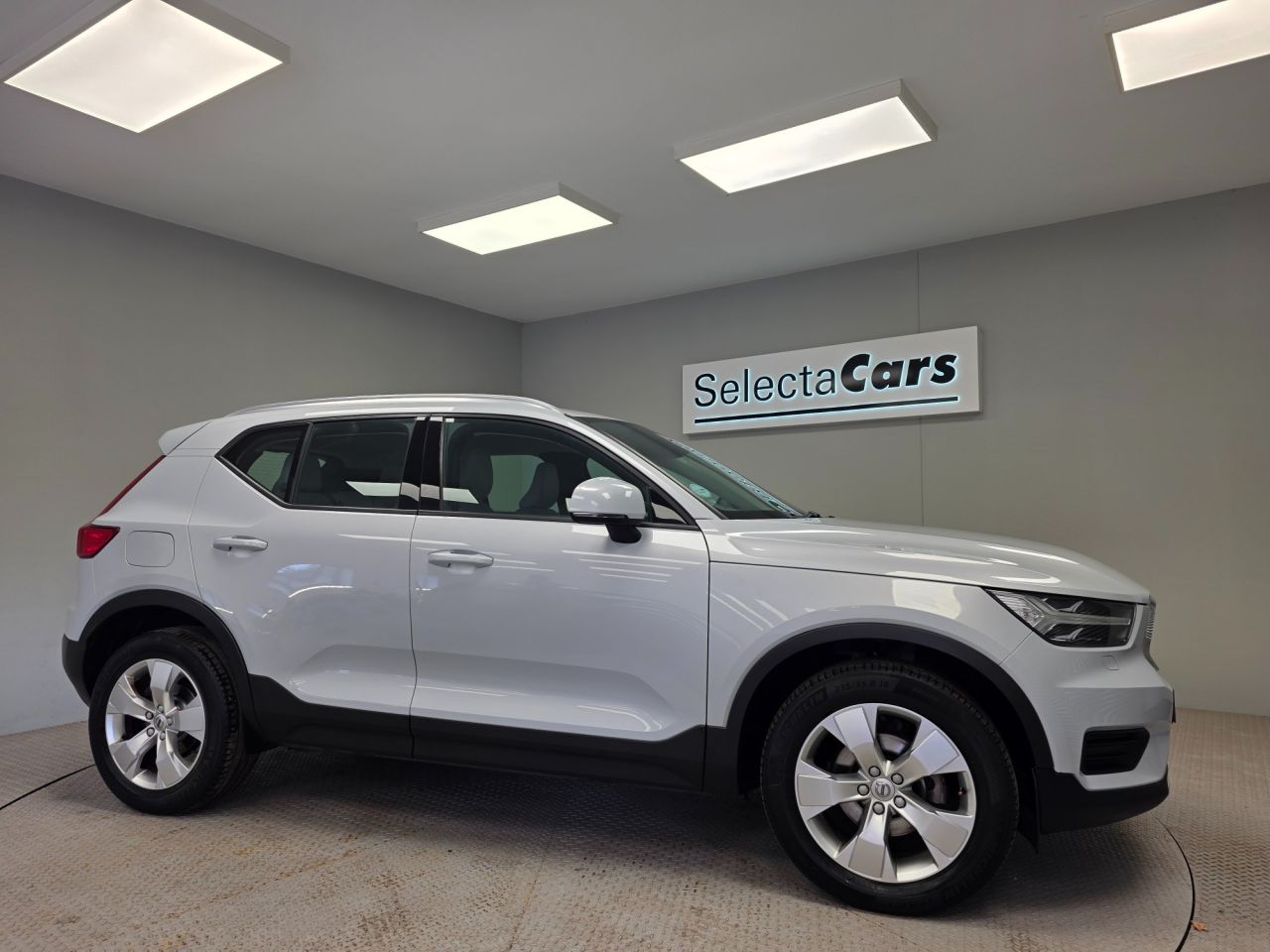2019 VOLVO XC40 for sale